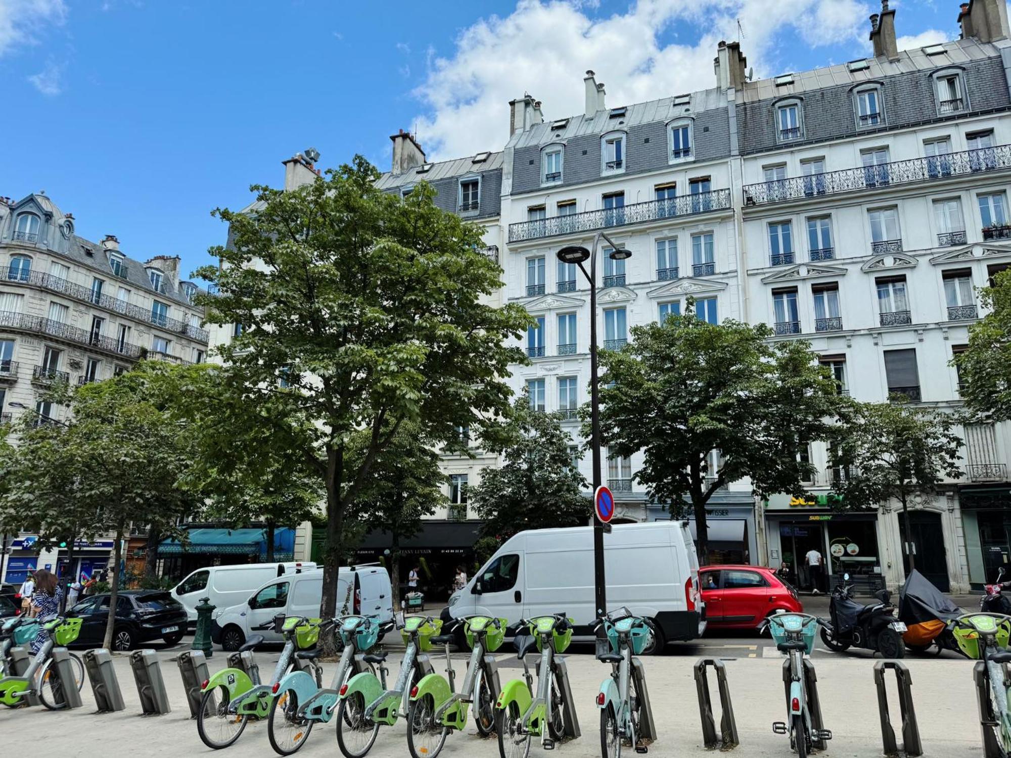 Apartment 2 Minutes Metro Pasteur 15th Cosy Free Parking Paris