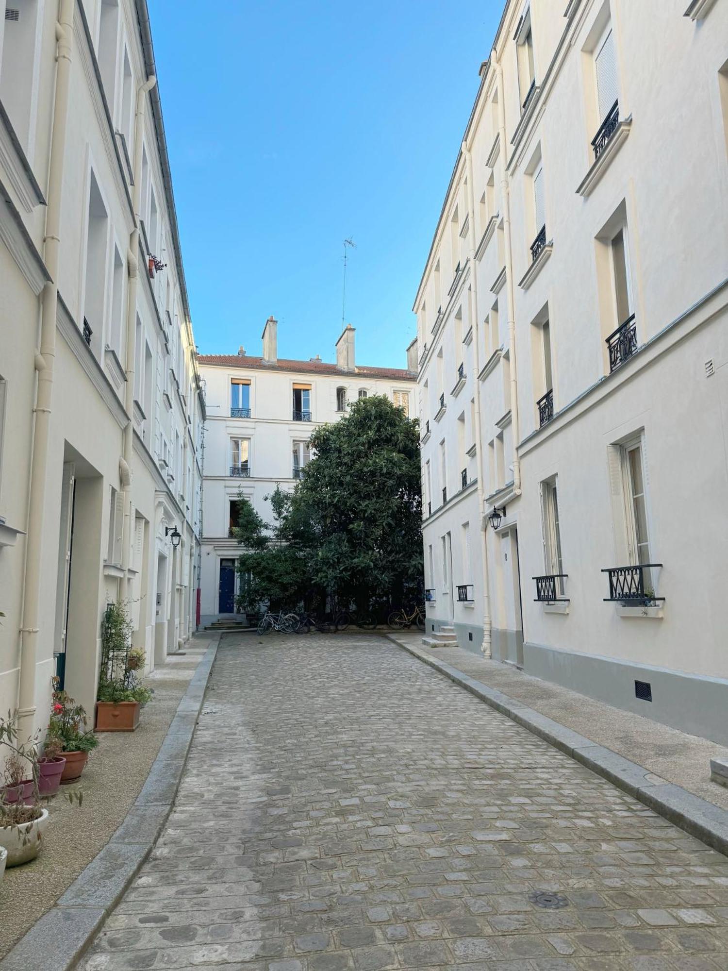 Superb And Elegant In Paris' Heart Homestay