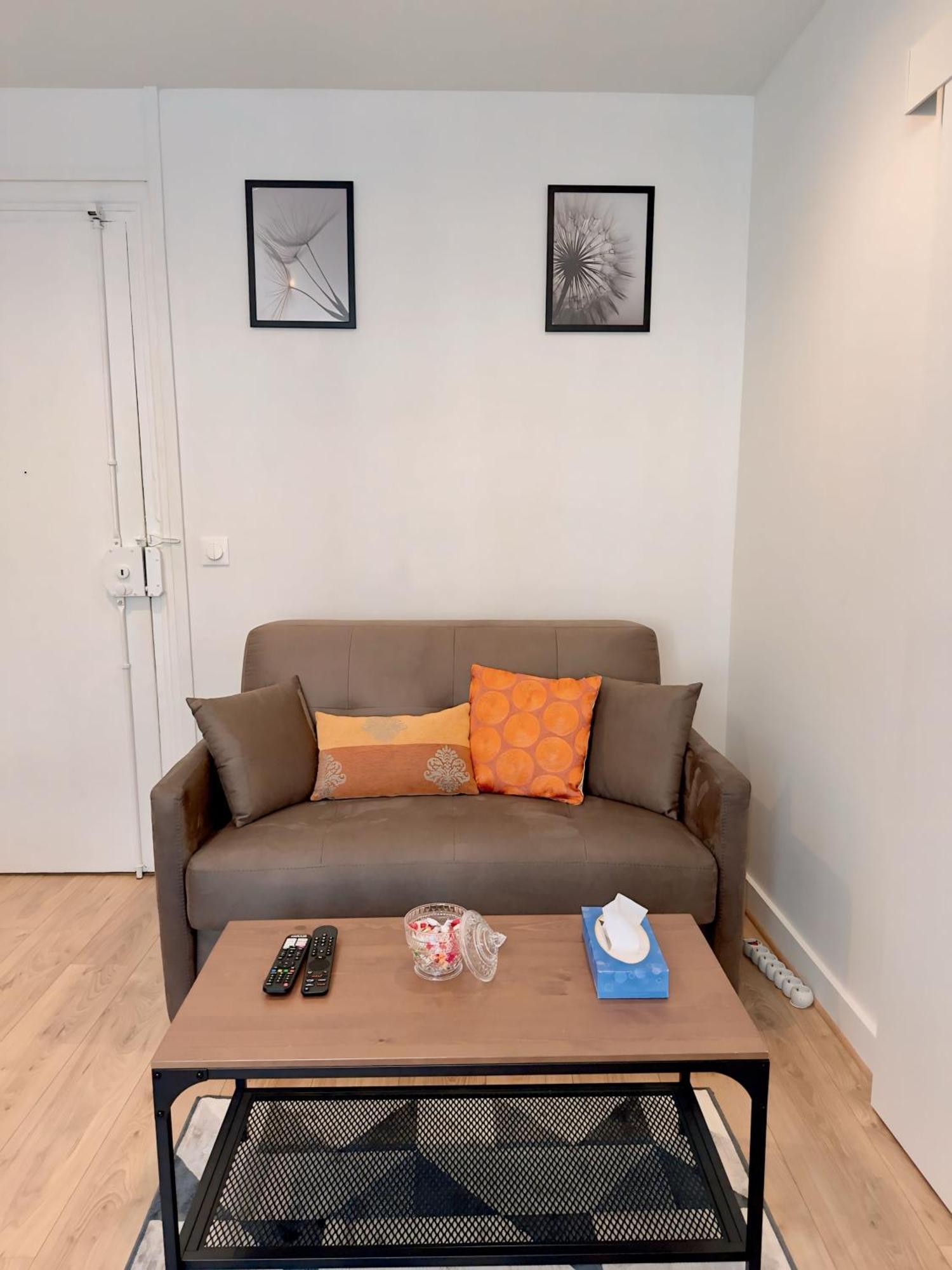 Superb And Elegant In Paris' Heart Homestay Paris