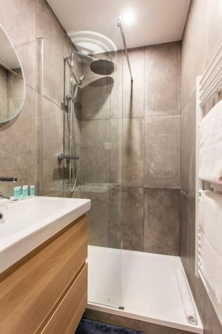 Montmartre Seveste Magnifique 2br Appartamento *