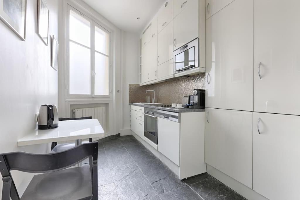Appartamento Invalides Pont Alexandre Iii Luxury 2br Parigi
