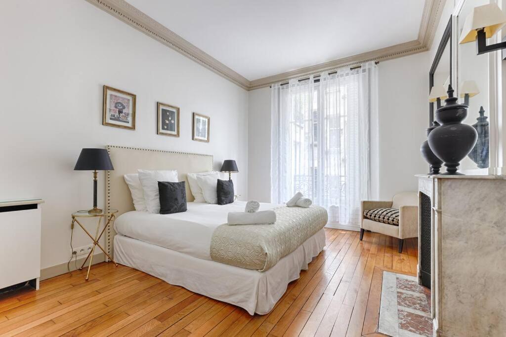 Appartamento Invalides Pont Alexandre Iii Luxury 2br Parigi