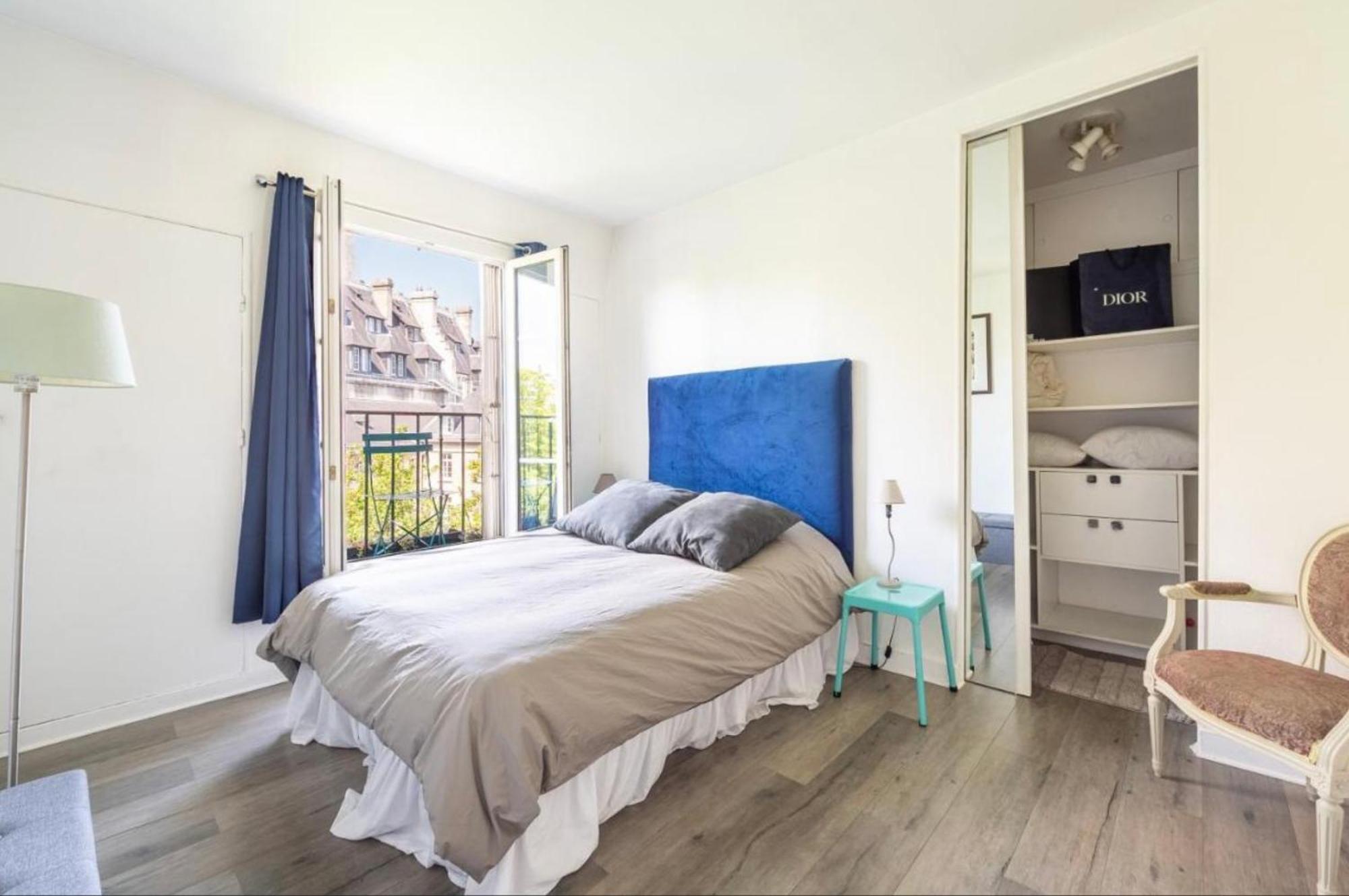 Apartment In Front Of Sacre Coeur - 2 Bedrooms In Last Floor