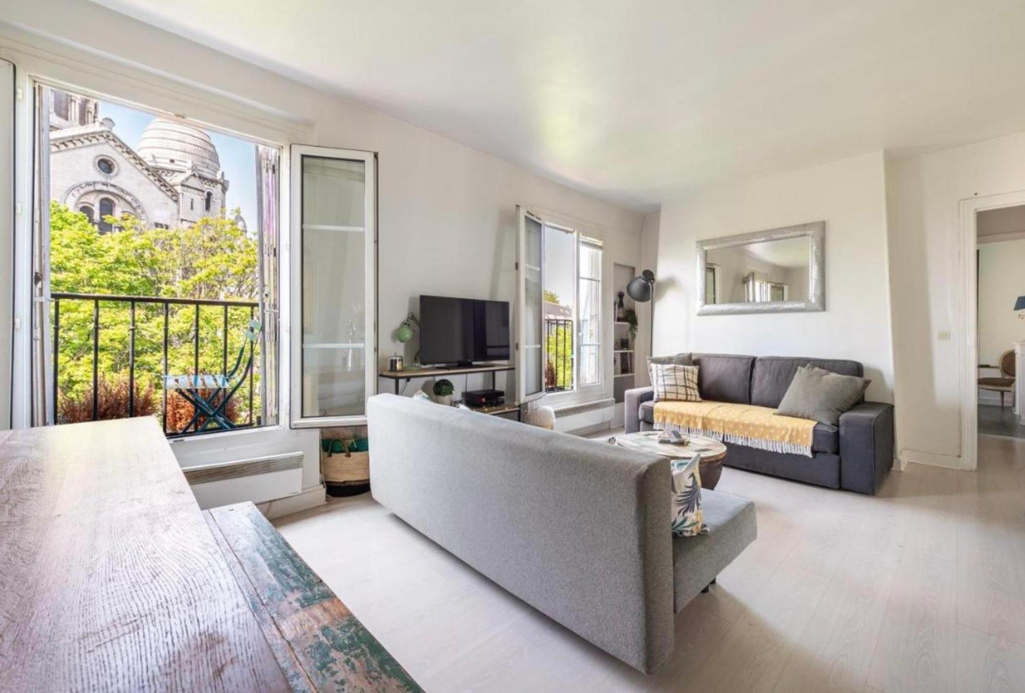 In Front Of Sacre Coeur - 2 Bedrooms In Last Floor * Paris