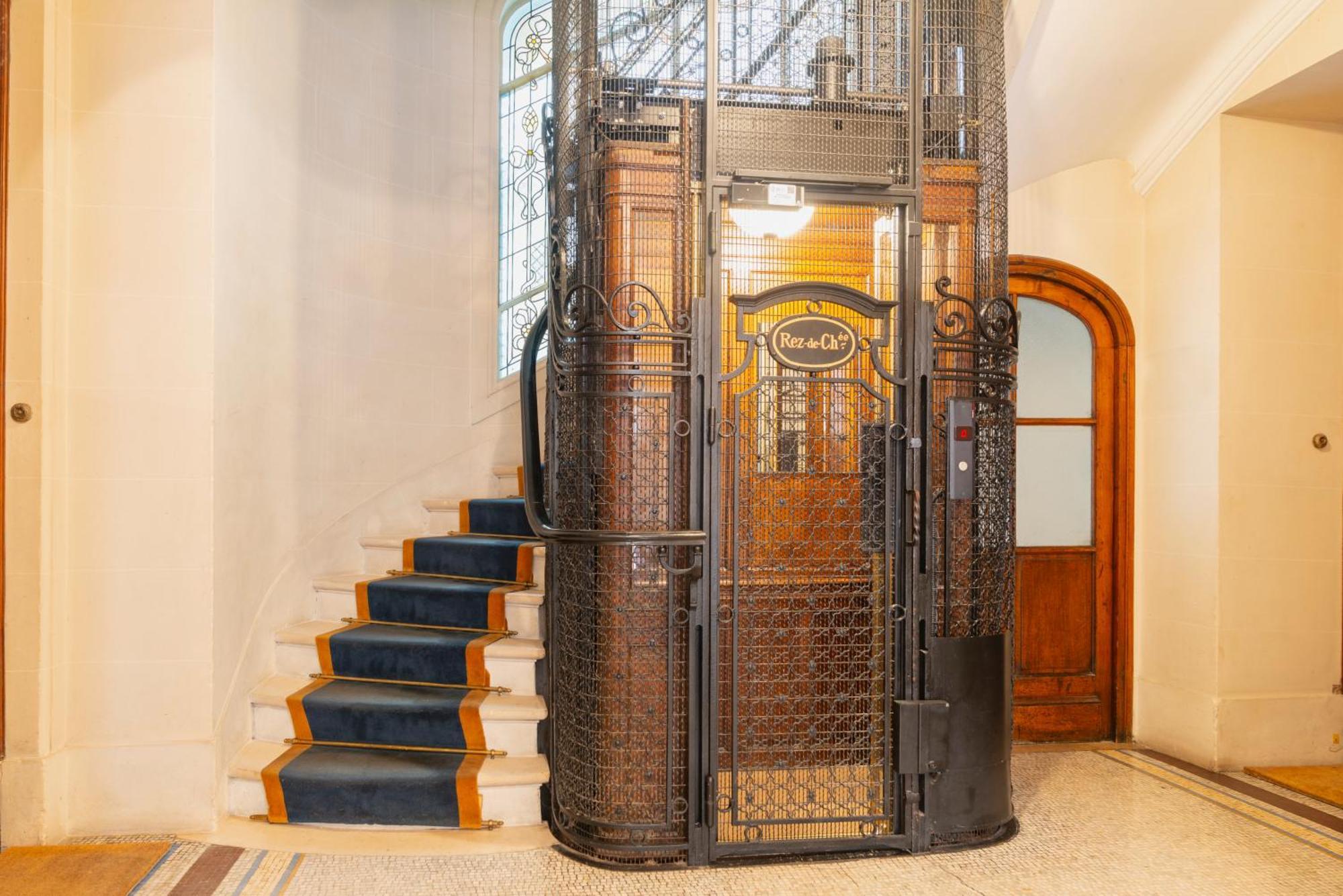 Appartamento Prestigious Triangle D'or 2br Champs-elysee - Montaigne Parigi