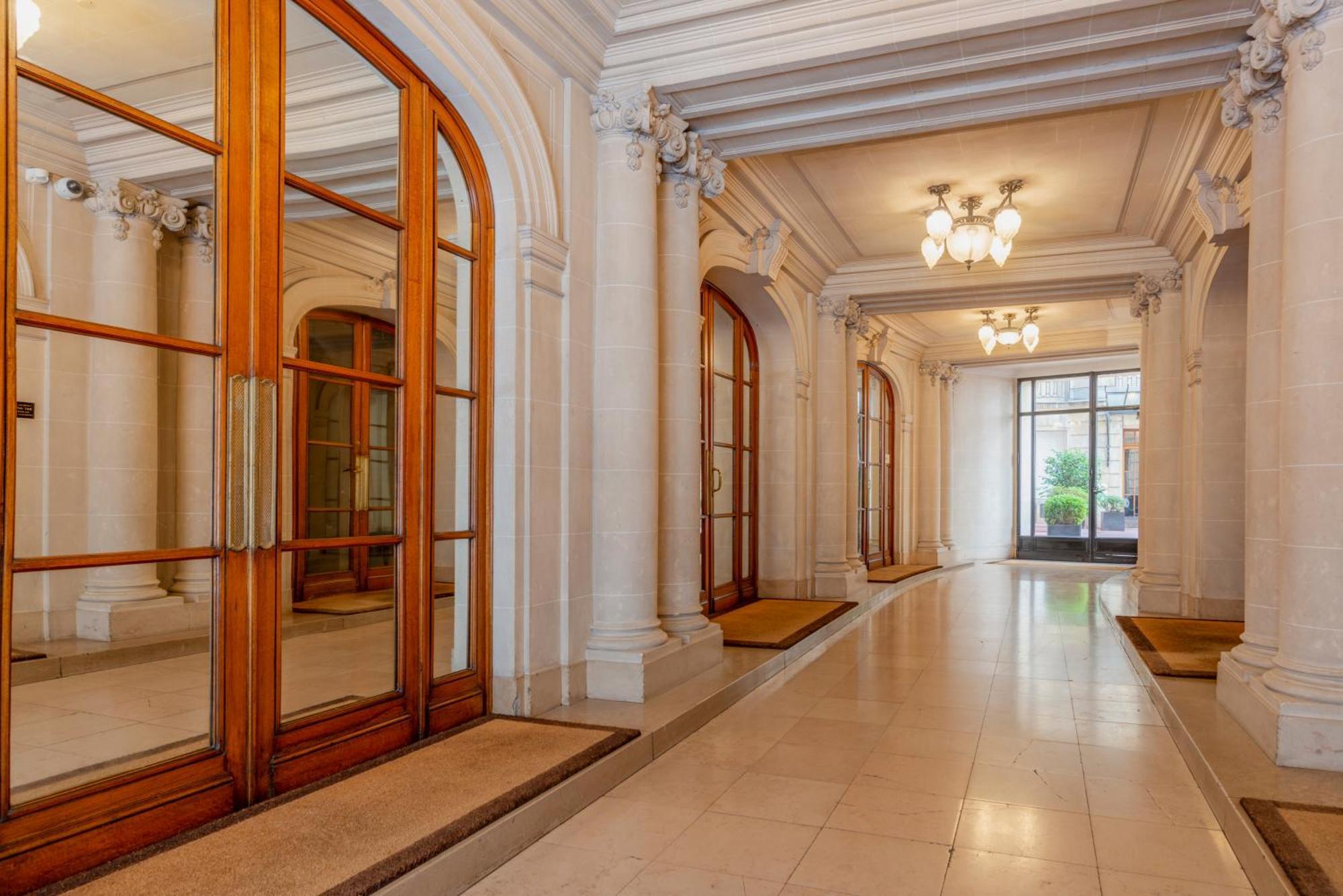 Prestigious Triangle D'or 2br Champs-elysee - Montaigne Appartamento