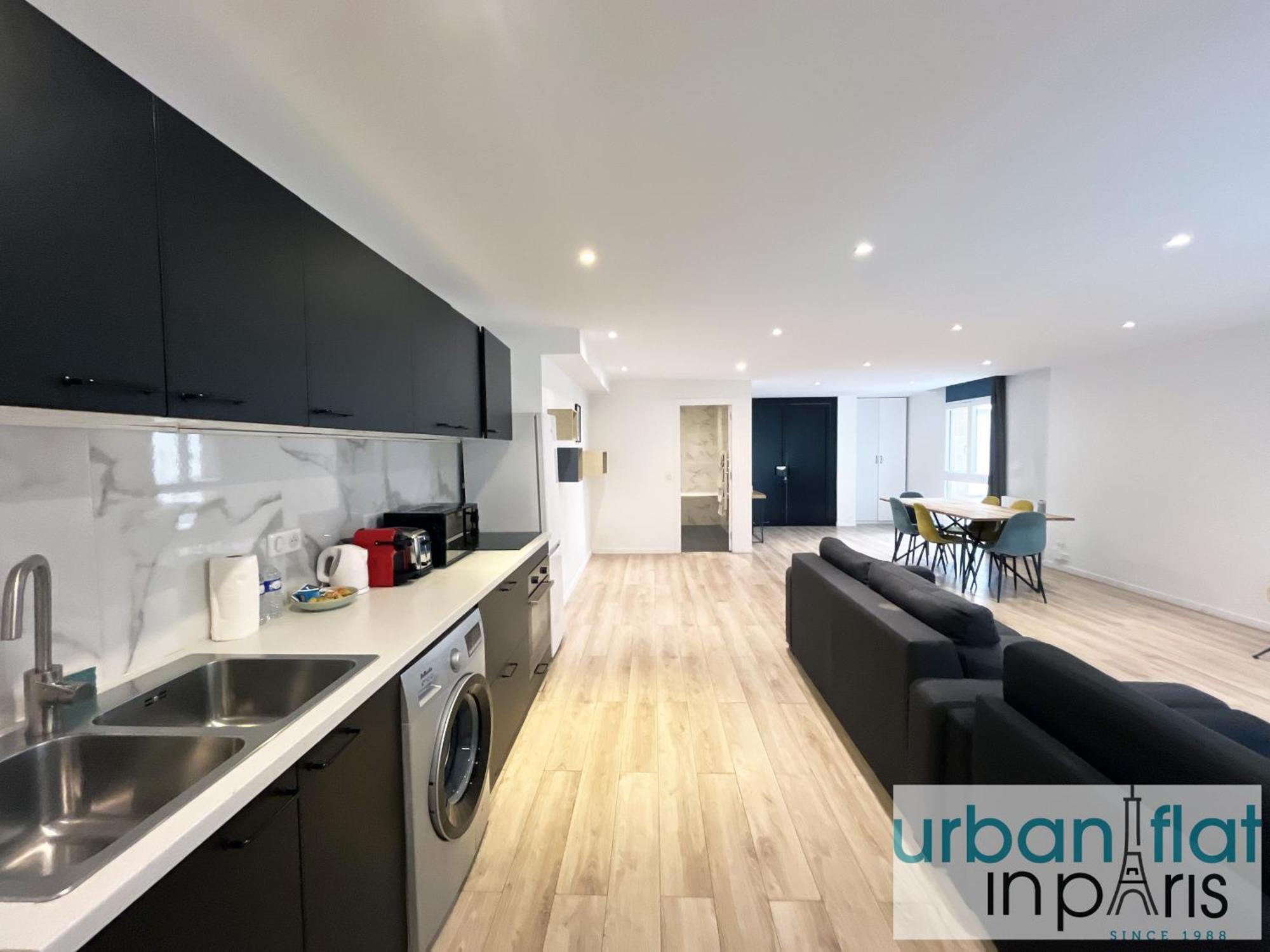 Urban Flat 182 - Spacious 4 Bedroom Flat In Apartment
