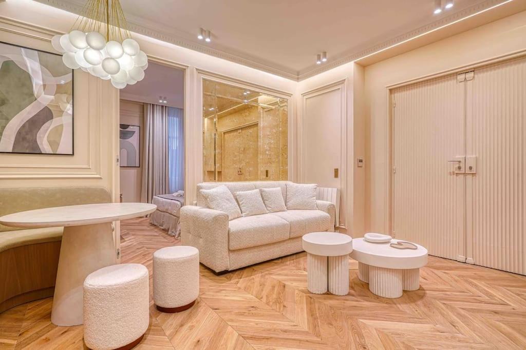 Apartment Off New Opera Louvre 5 Etoiles