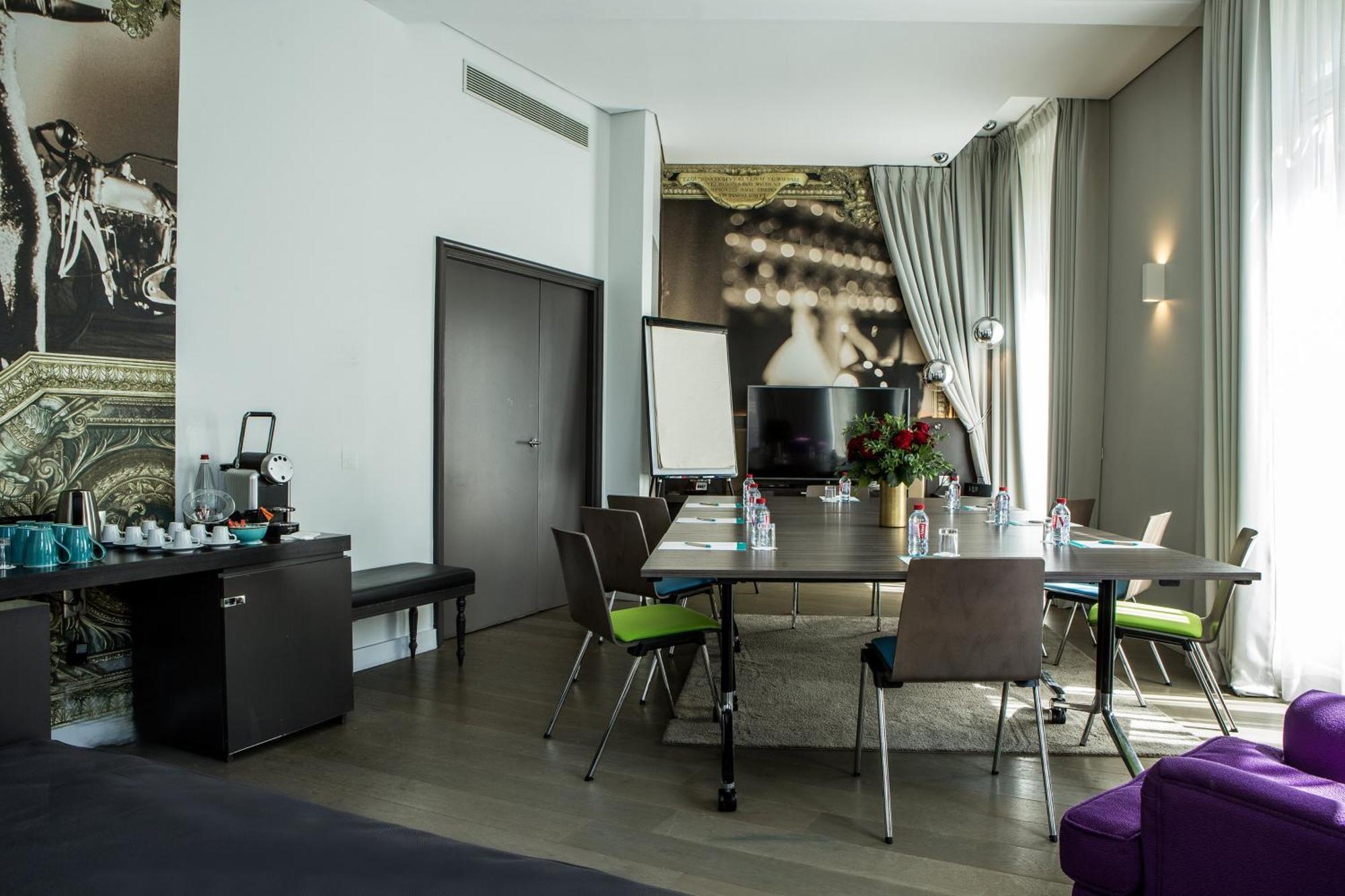 Indigo - Opera By Ihg Hotel 4*