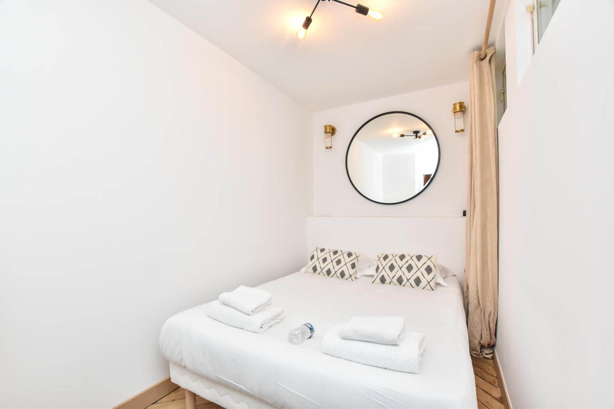 Cozy Nest Just Steps Away From The Lively Nation District Appartamento Parigi