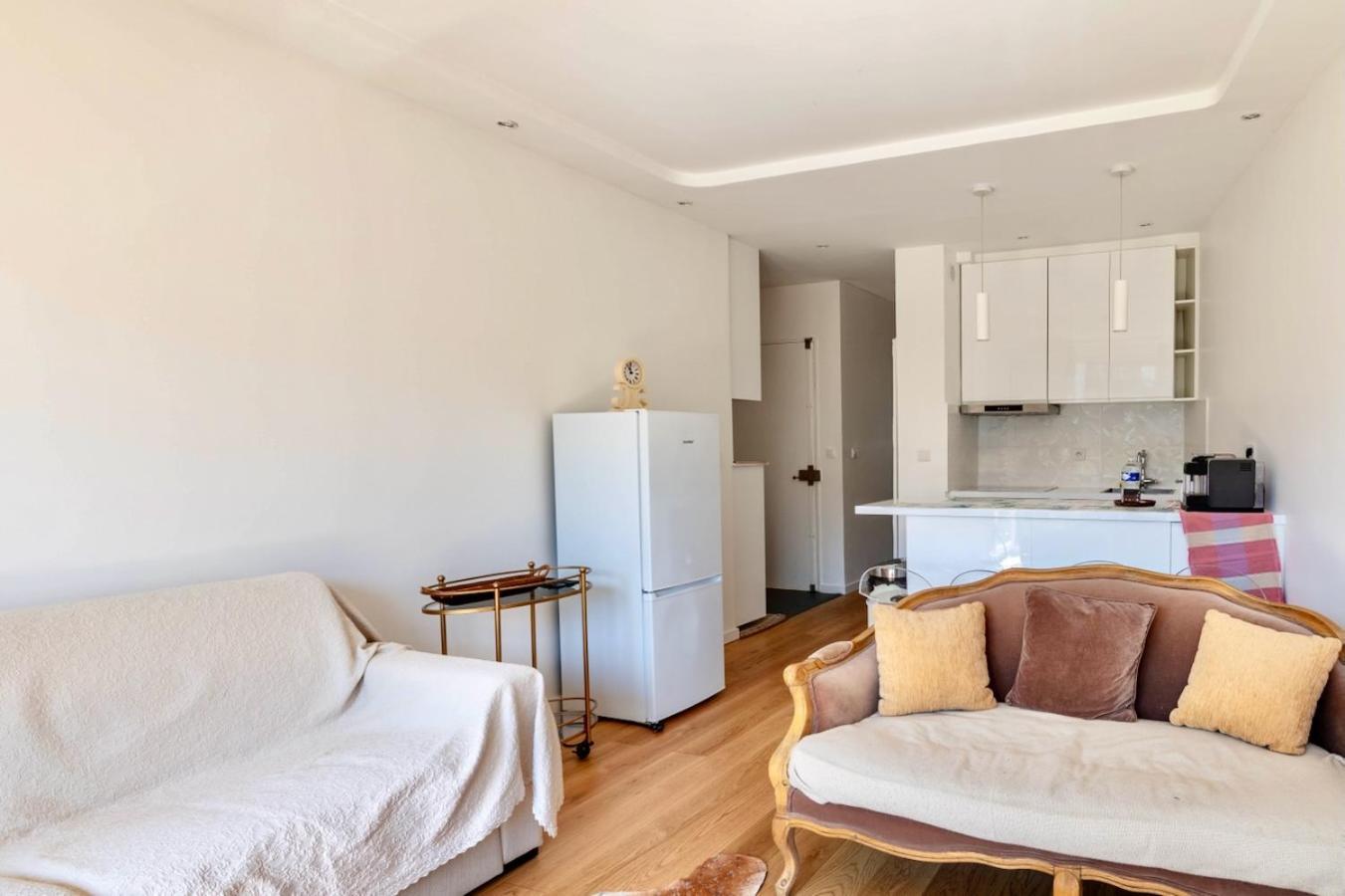 16th 2 Bedrooms Near Eiffel Tower Renovated Balcony 2-4 Person Appartamento *