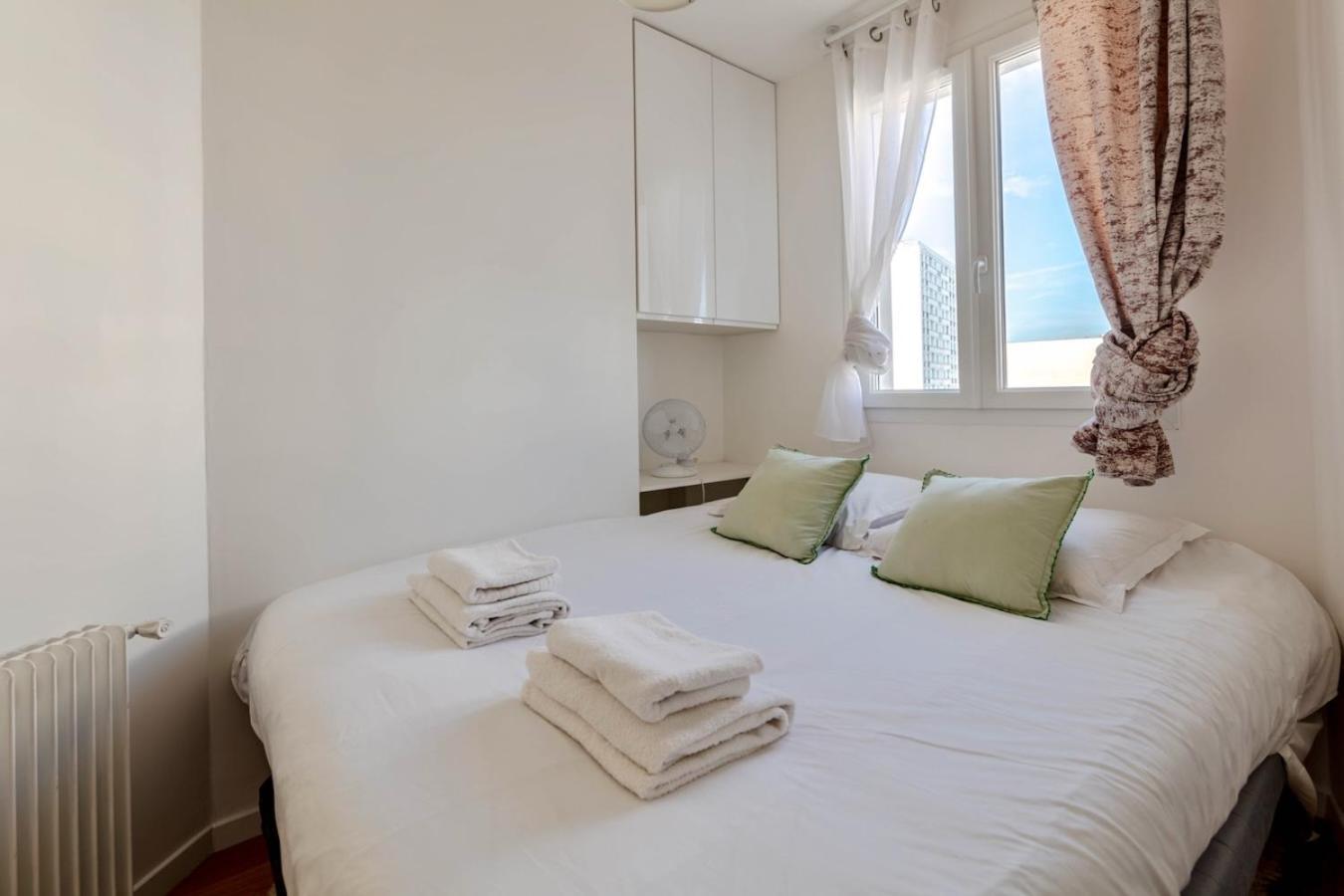 16th 2 Bedrooms Near Eiffel Tower Renovated Balcony 2-4 Person Parigi