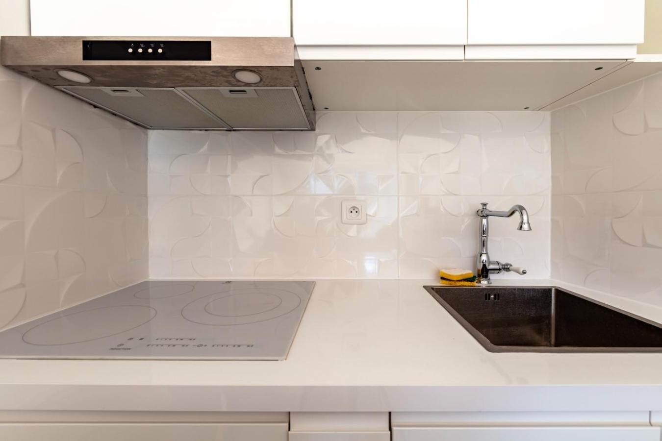 Appartamento 16th 2 Bedrooms Near Eiffel Tower Renovated Balcony 2-4 Person