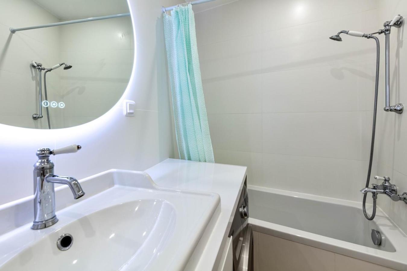 Appartamento 16th 2 Bedrooms Near Eiffel Tower Renovated Balcony 2-4 Person *