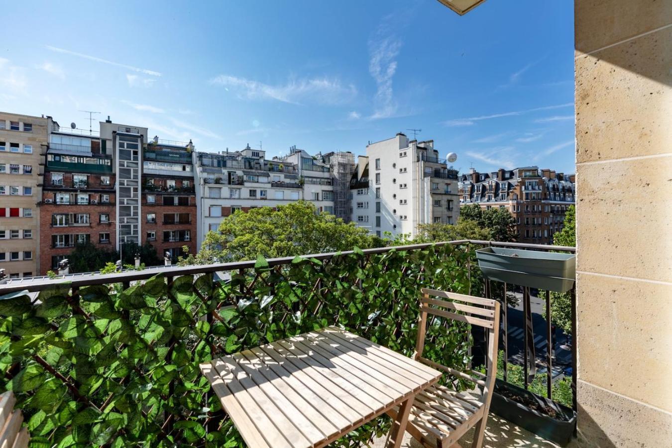 Appartamento 16th 2 Bedrooms Near Eiffel Tower Renovated Balcony 2-4 Person Parigi