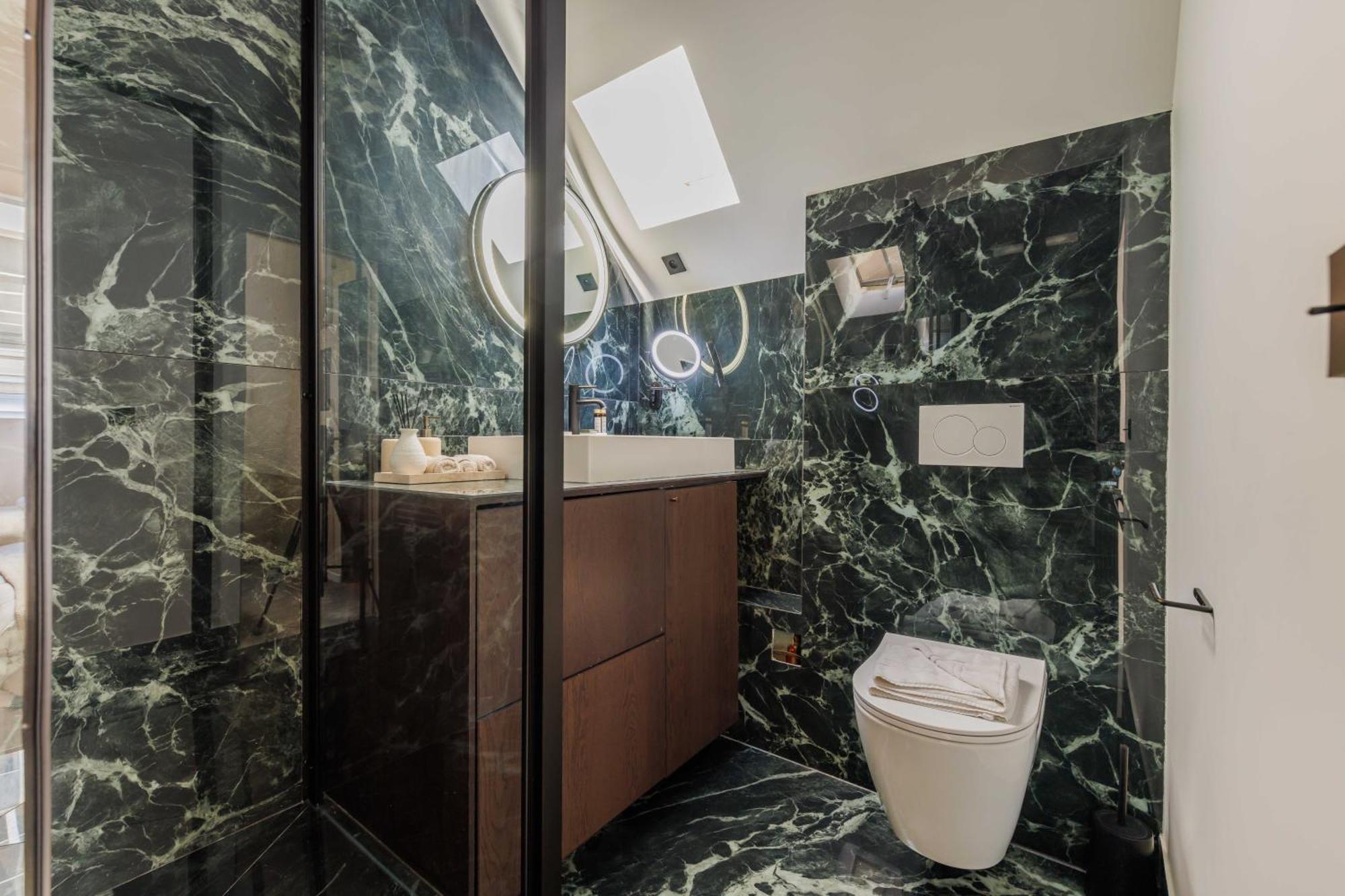 Classy St Honore - Louvre Apartment Paris