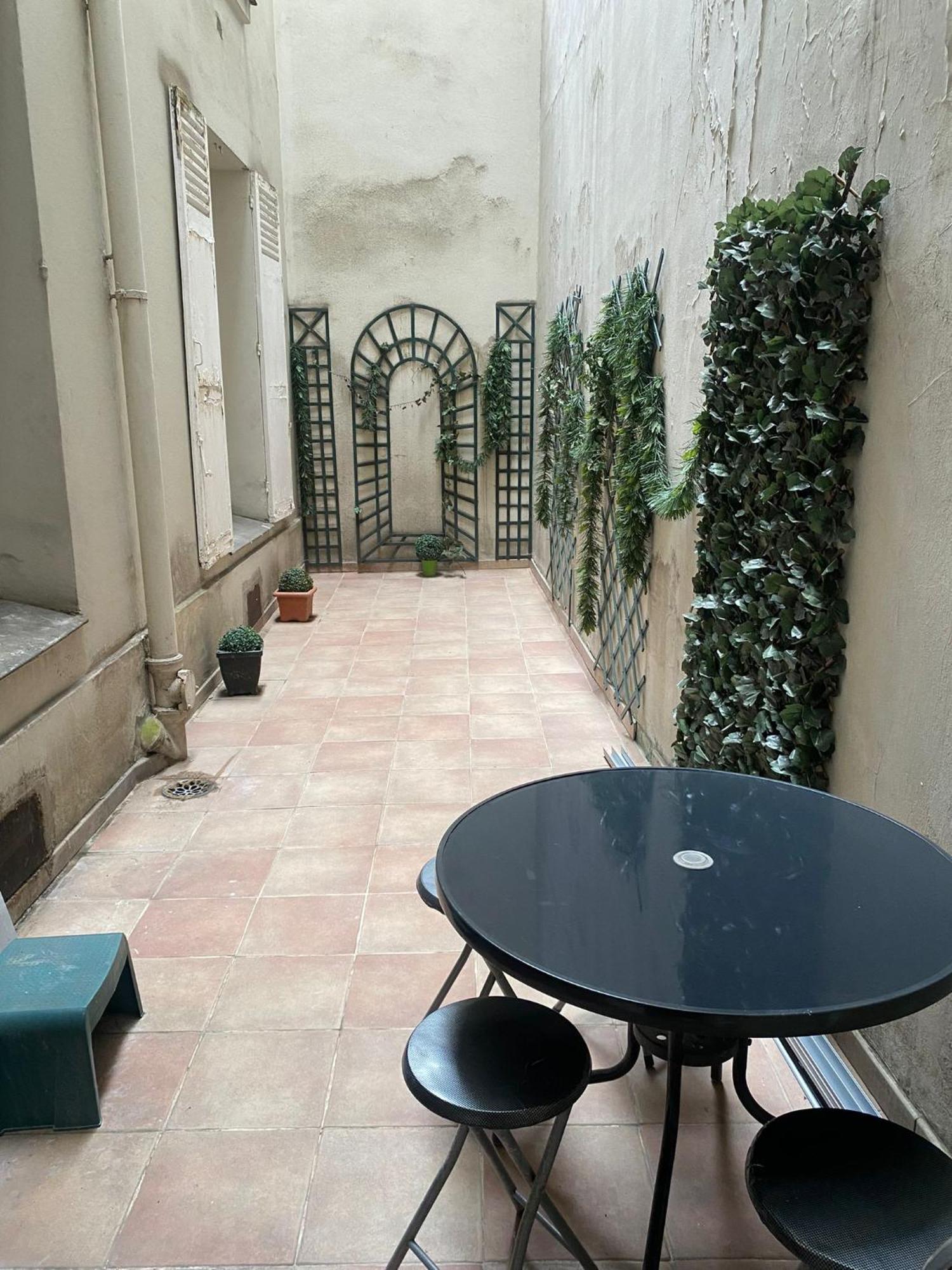 2 Bedroom With Spacious Terrace Minutes From Champs Elysees Appartamento *