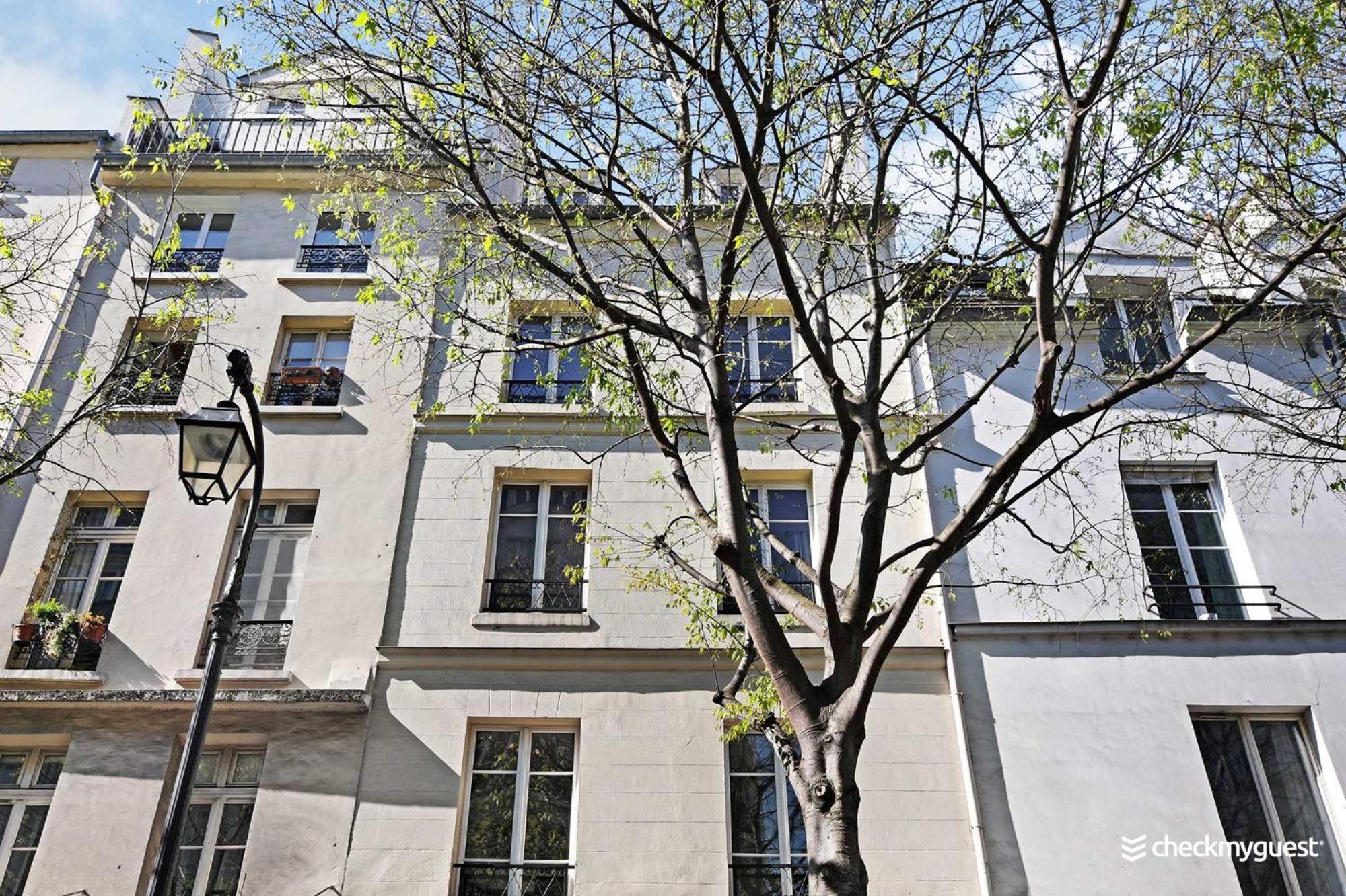 Le Marais - Rue De Bretagne *