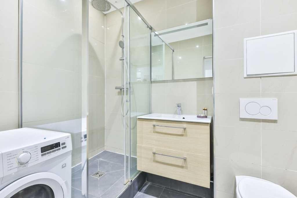 Classy In The Heart Of Le Marais Parigi