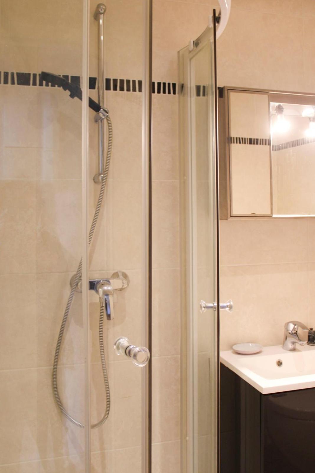 Charming Of 23 M Close To The Sacre-coeur