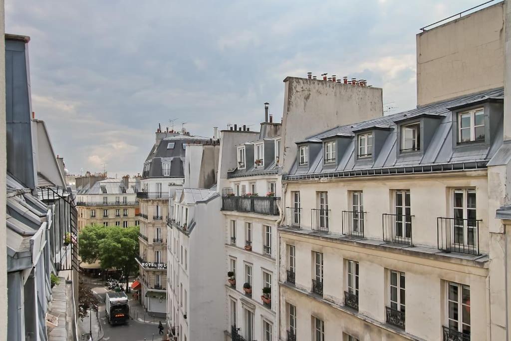 Appartamento Charming In Le Marais Parigi