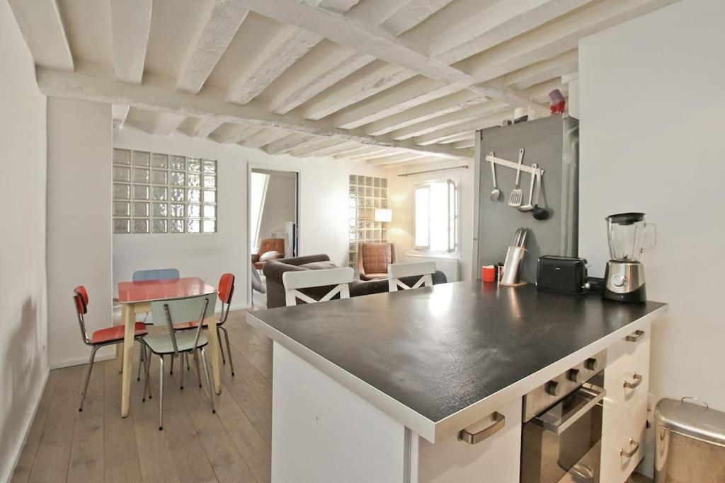 Charming In Le Marais *
