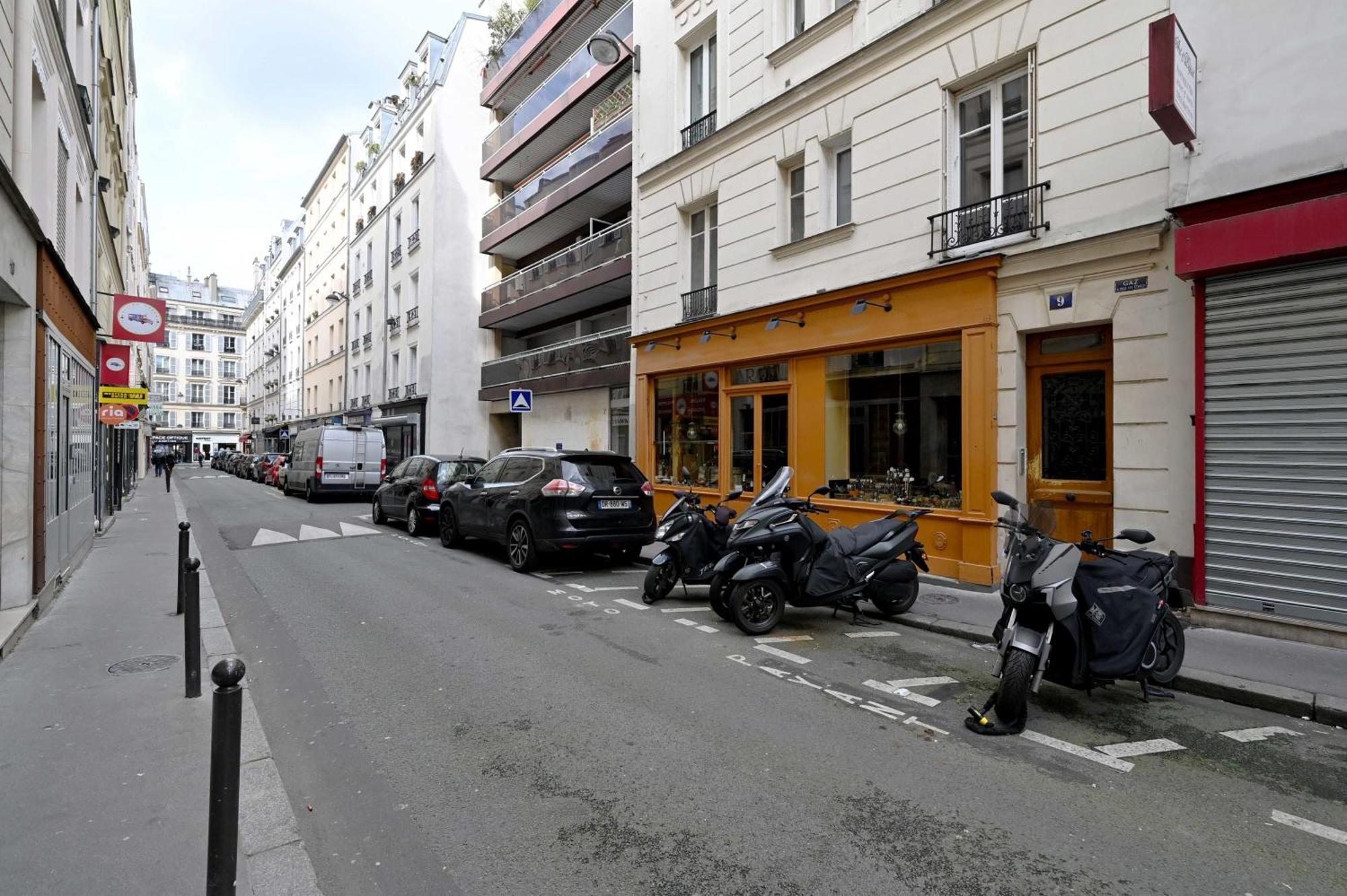Large Modern Studio Close To The Eiffel Tower And Highlights Apartment