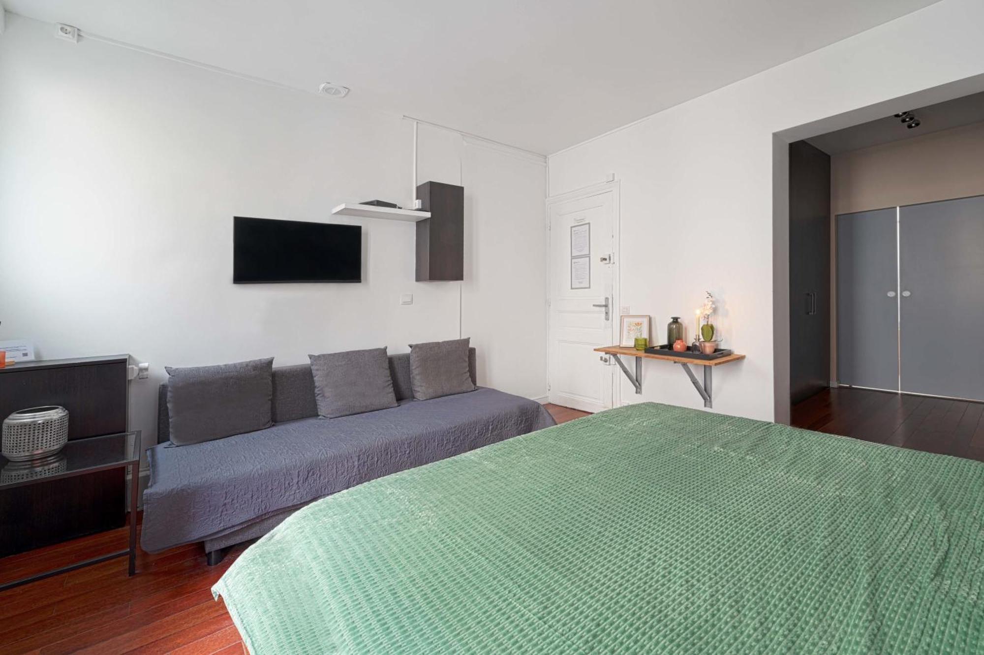 Large Modern Studio Close To The Eiffel Tower And Highlights Paris