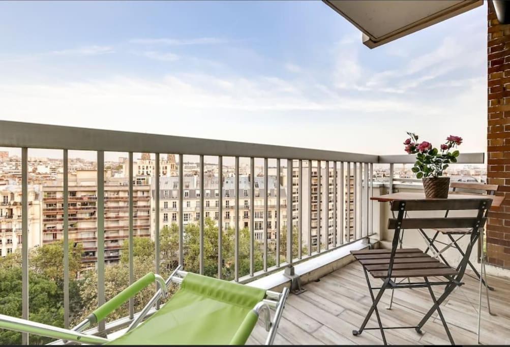 Avec Vue Panoramique 11 Parigi
