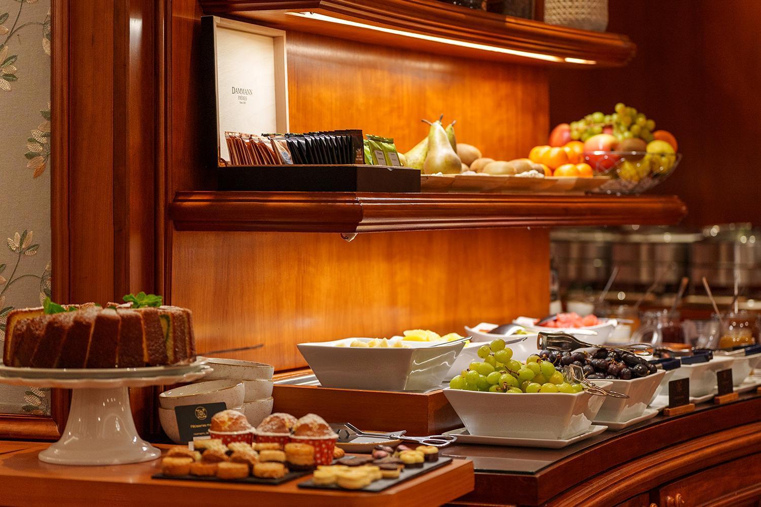 Chateau Frontenac 4* Paris