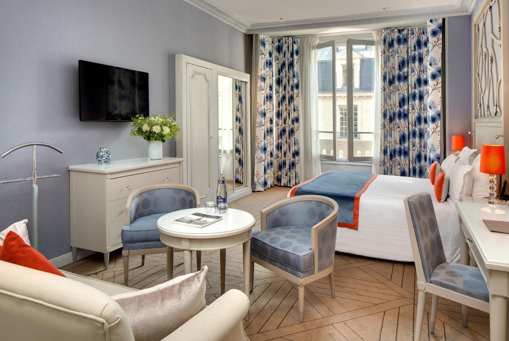 Chateau Frontenac Hotel Paris