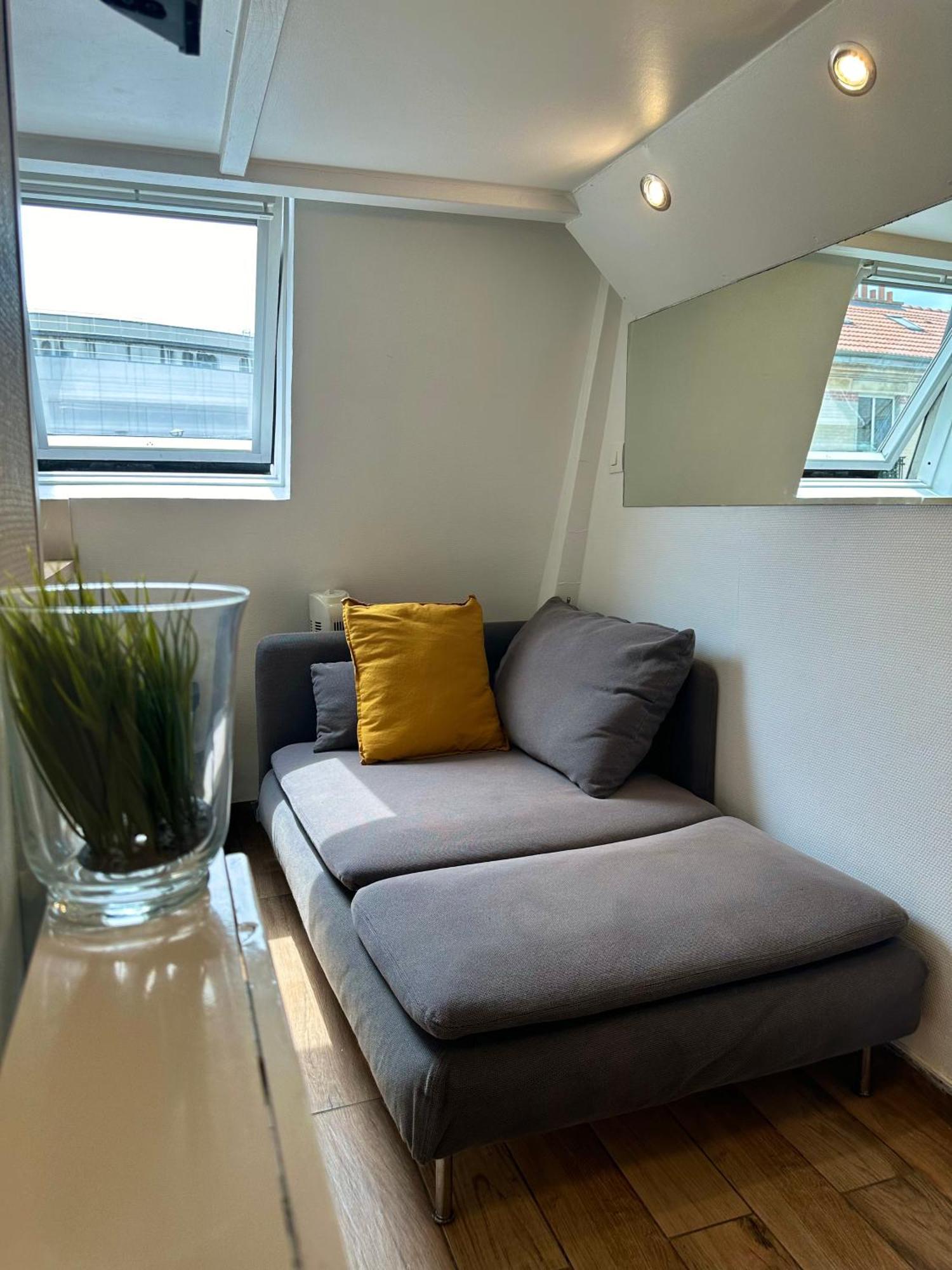 Cosy Near Champs-elysees - Arc De Triomphe Apartment