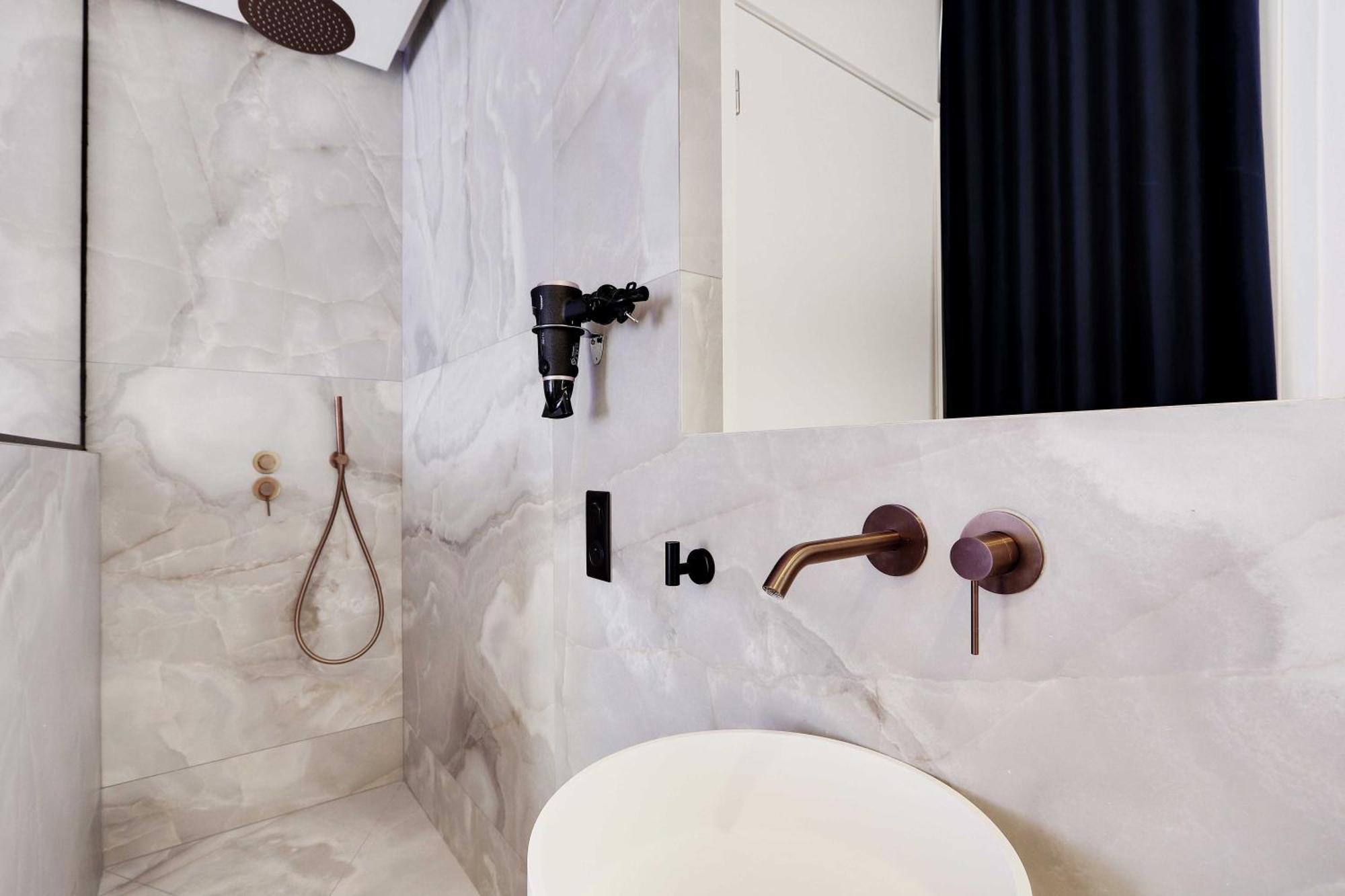 Lovely Bedroom With Jacuzzi 2p Chatelet Parigi