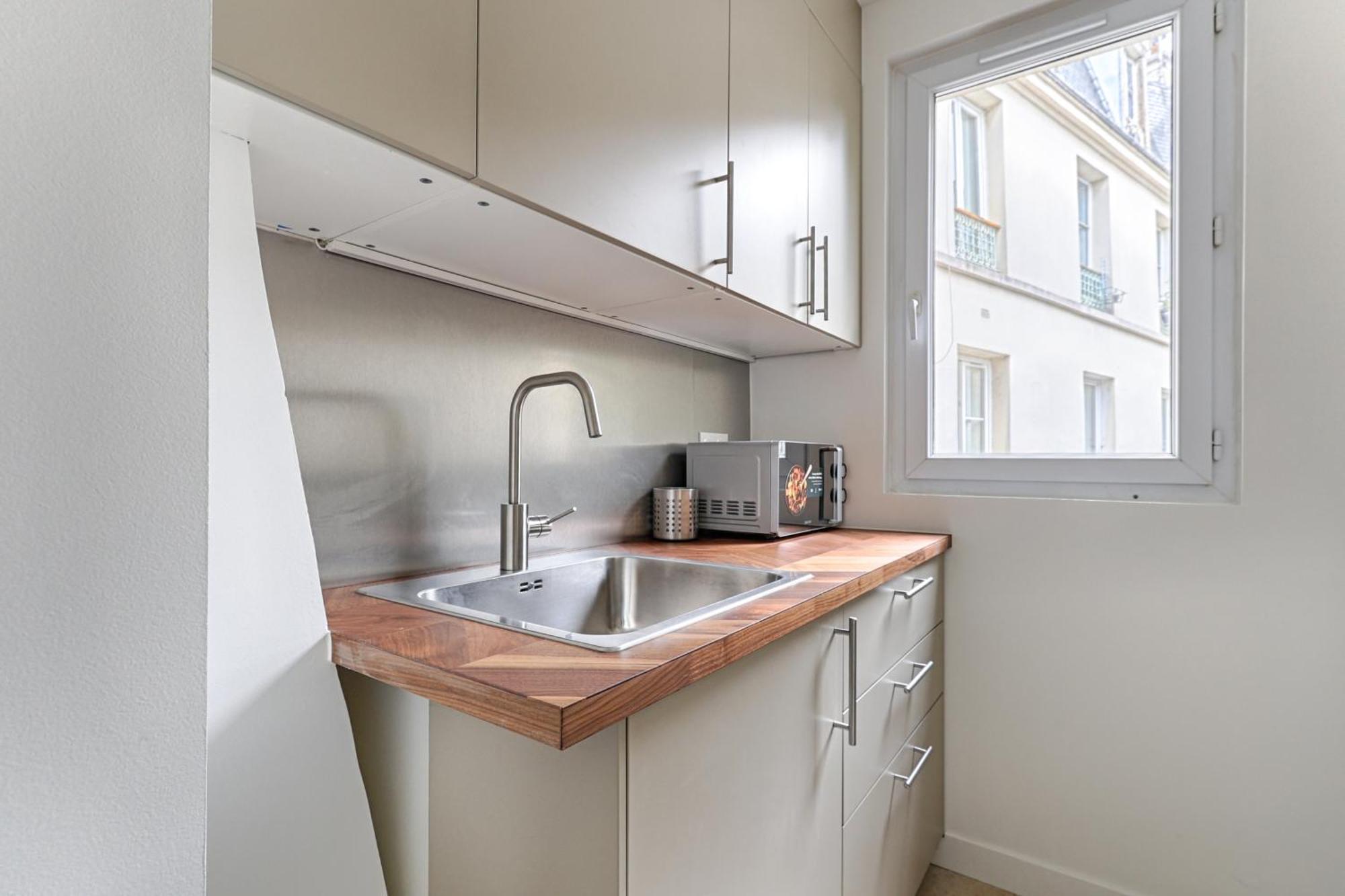 Appartamento Montmartre Seveste Ii Magnifique 2br Parigi