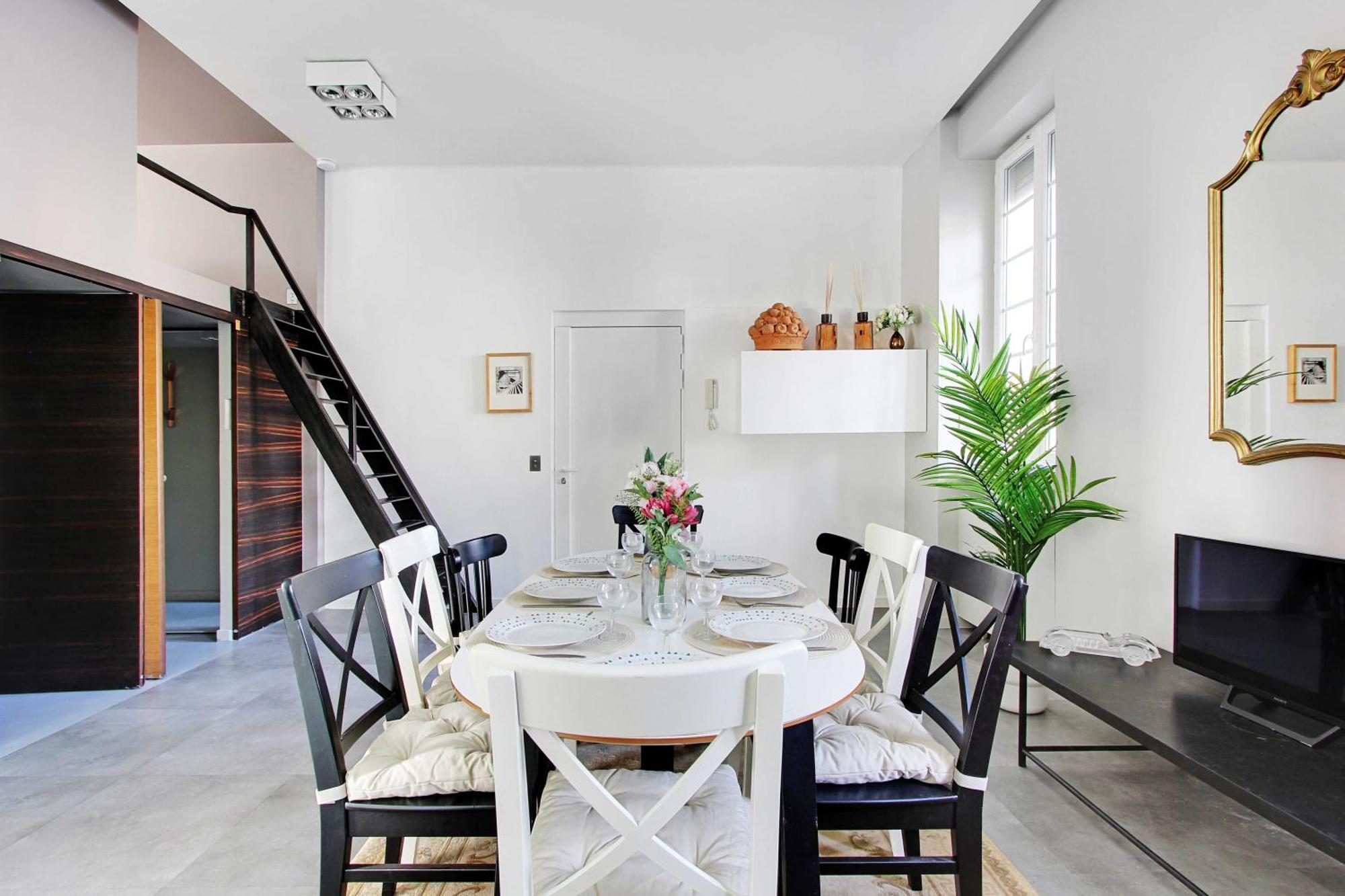 Magnificent - 2br- 7p - Jardin Herold Apartment *