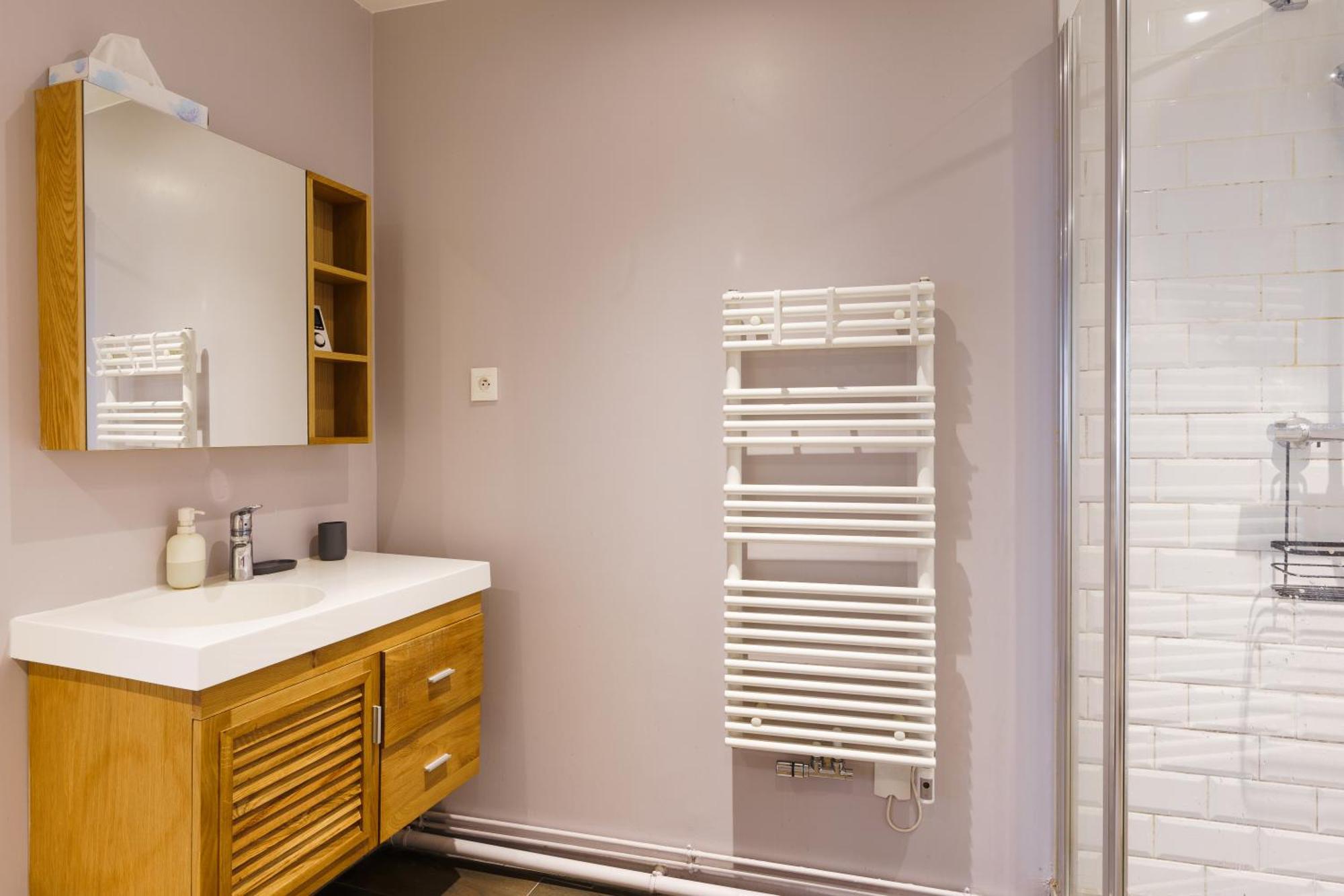Appartamento Bright And Airy 1bd Quartier De La Gare Parigi