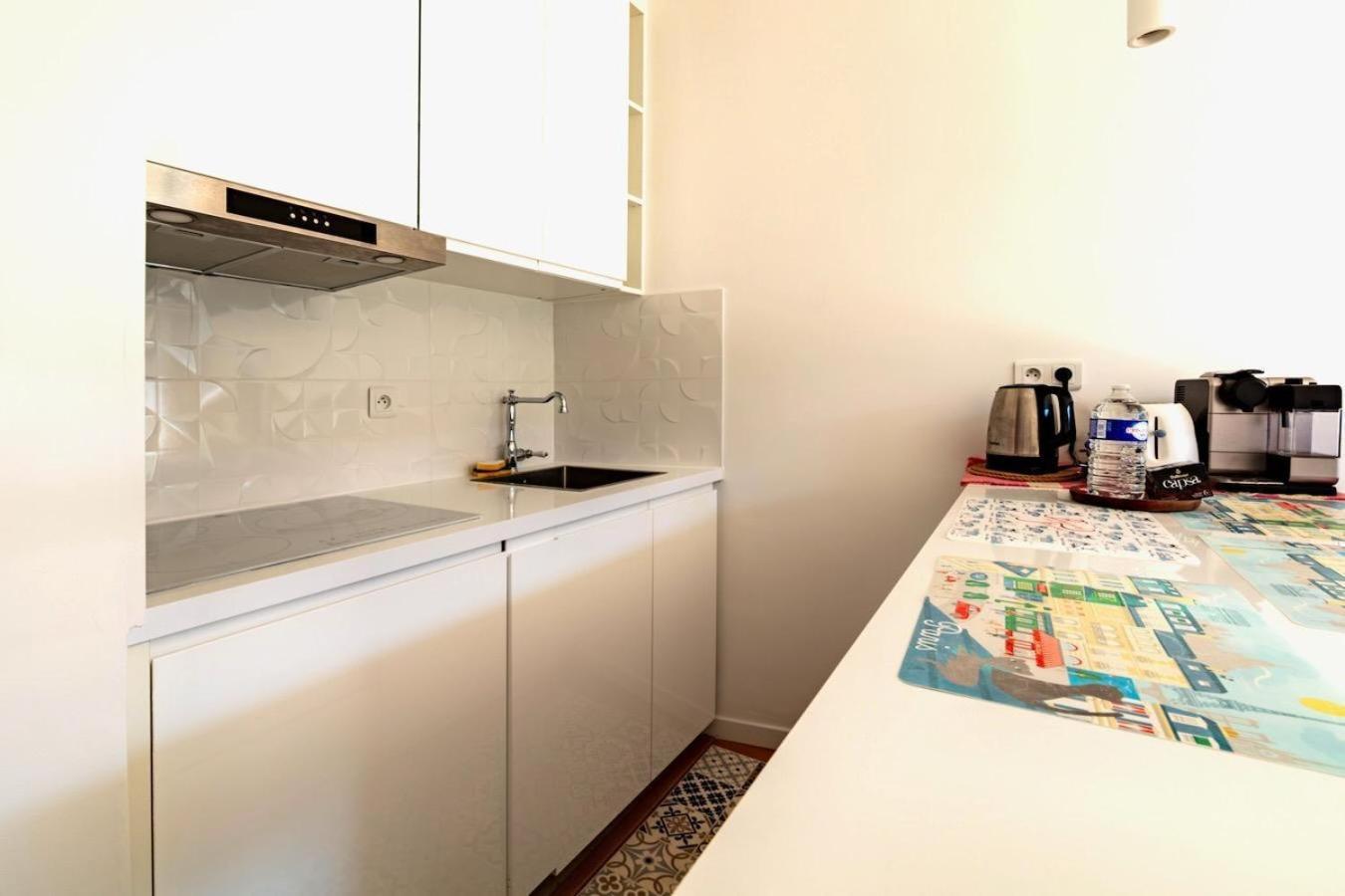 Appartamento 16th 2 Bedrooms Near Eiffel Tower Renovated Balcony 2-4 Person Parigi