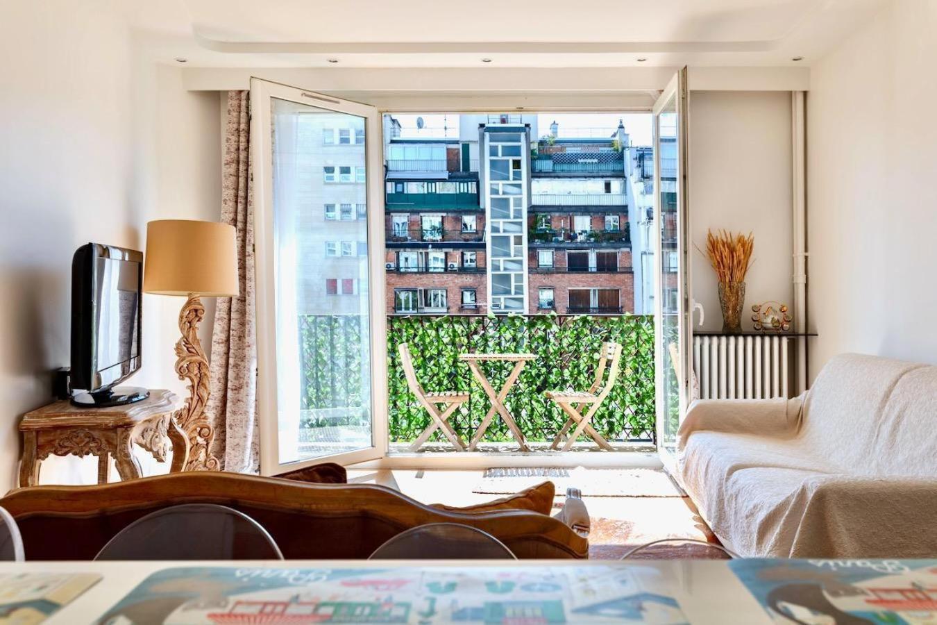 Appartamento 16th 2 Bedrooms Near Eiffel Tower Renovated Balcony 2-4 Person