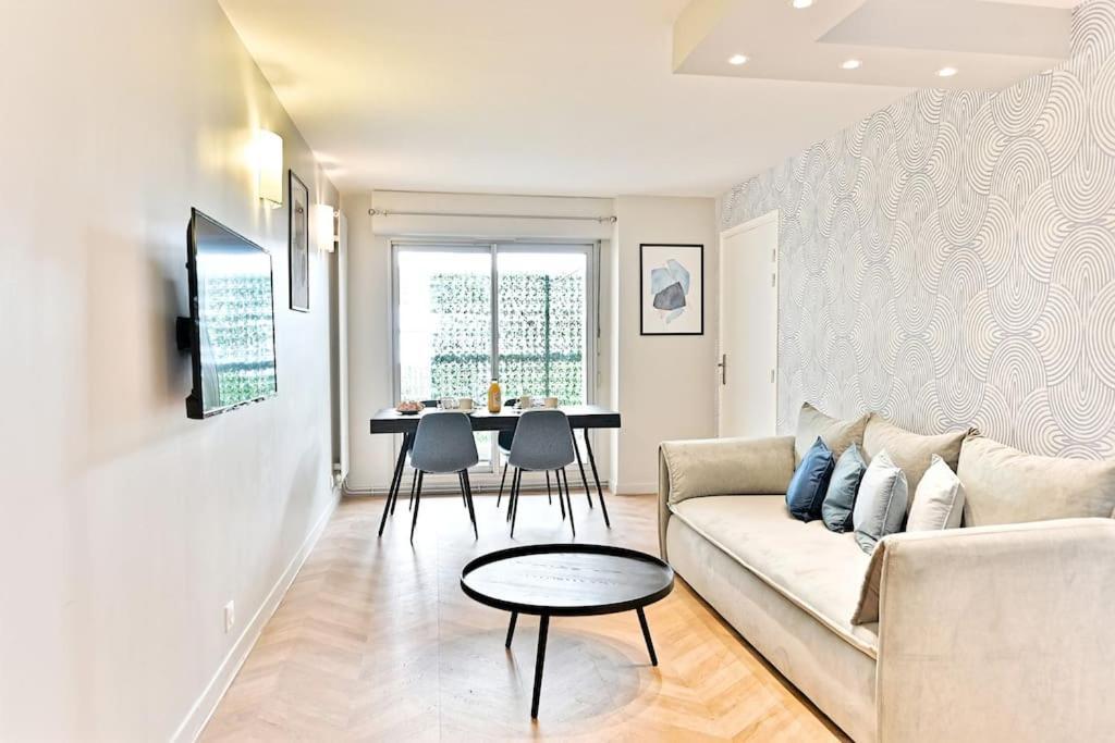Spacieux Et Paisible 19eme Apartment Paris
