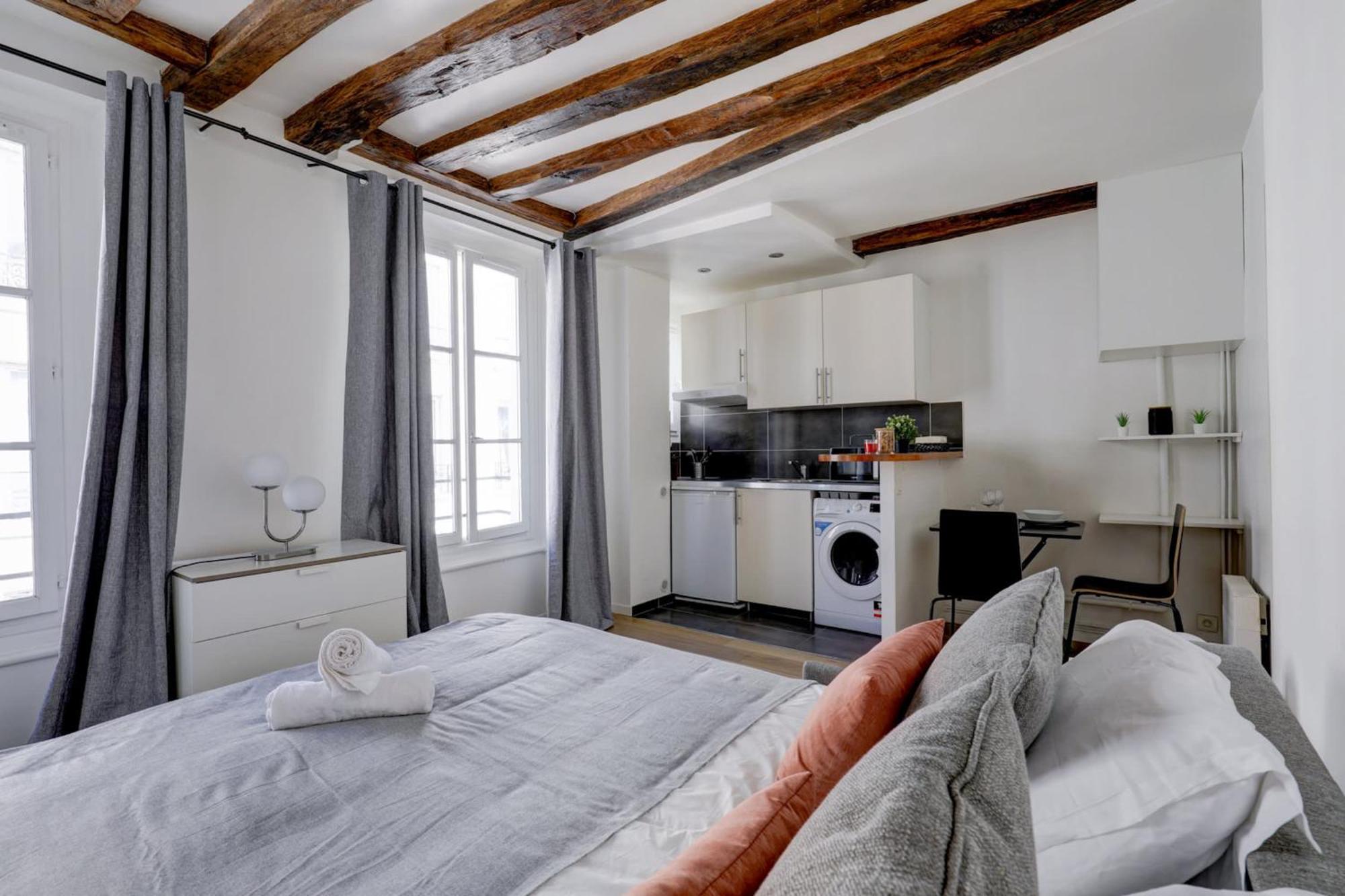 Apartment Le Marais Republique - Cityapartmentstay Paris