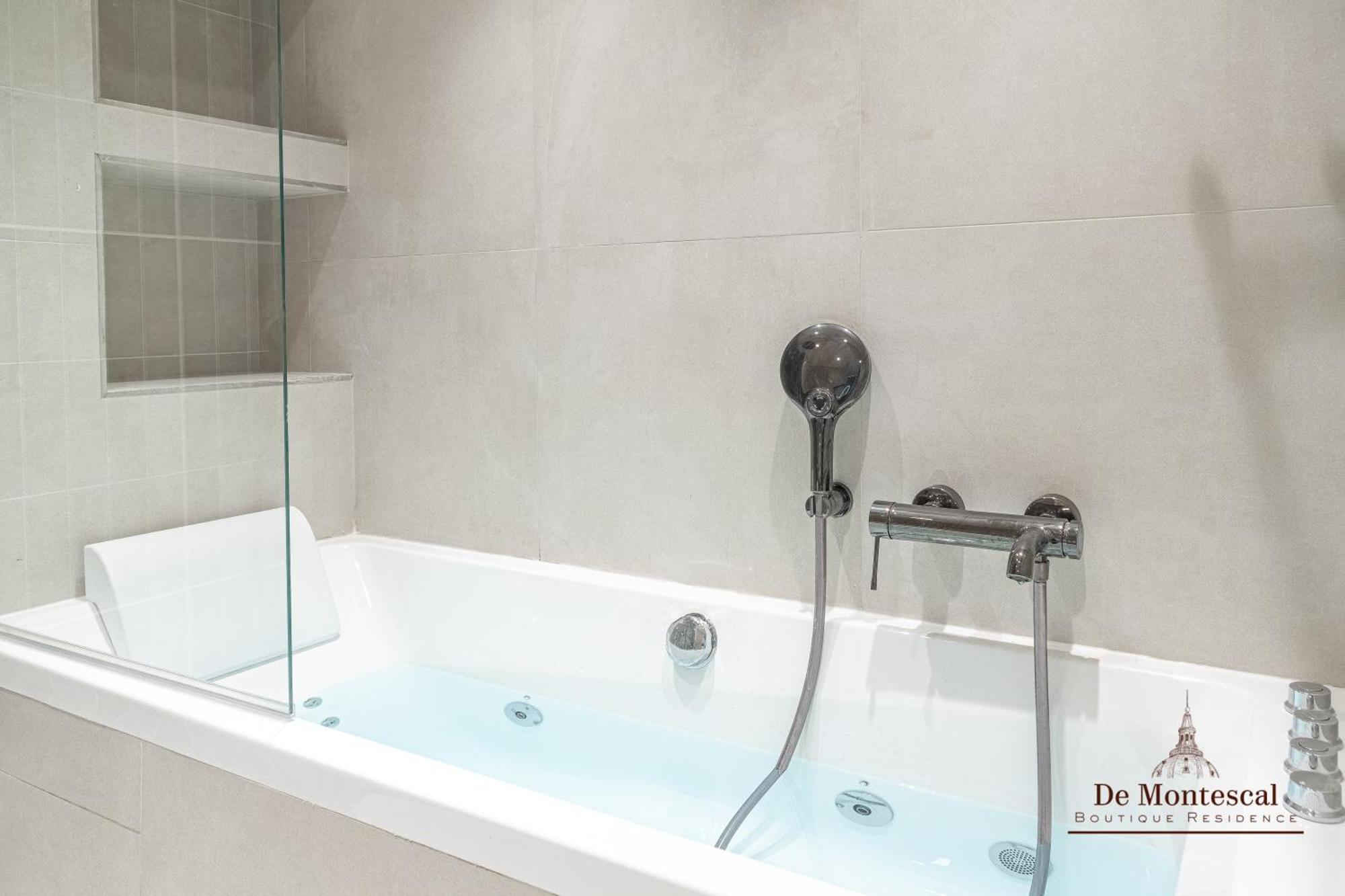 De Montescal - Hot Tub And Ac Cosy A Prime Location 40m2 * Parigi
