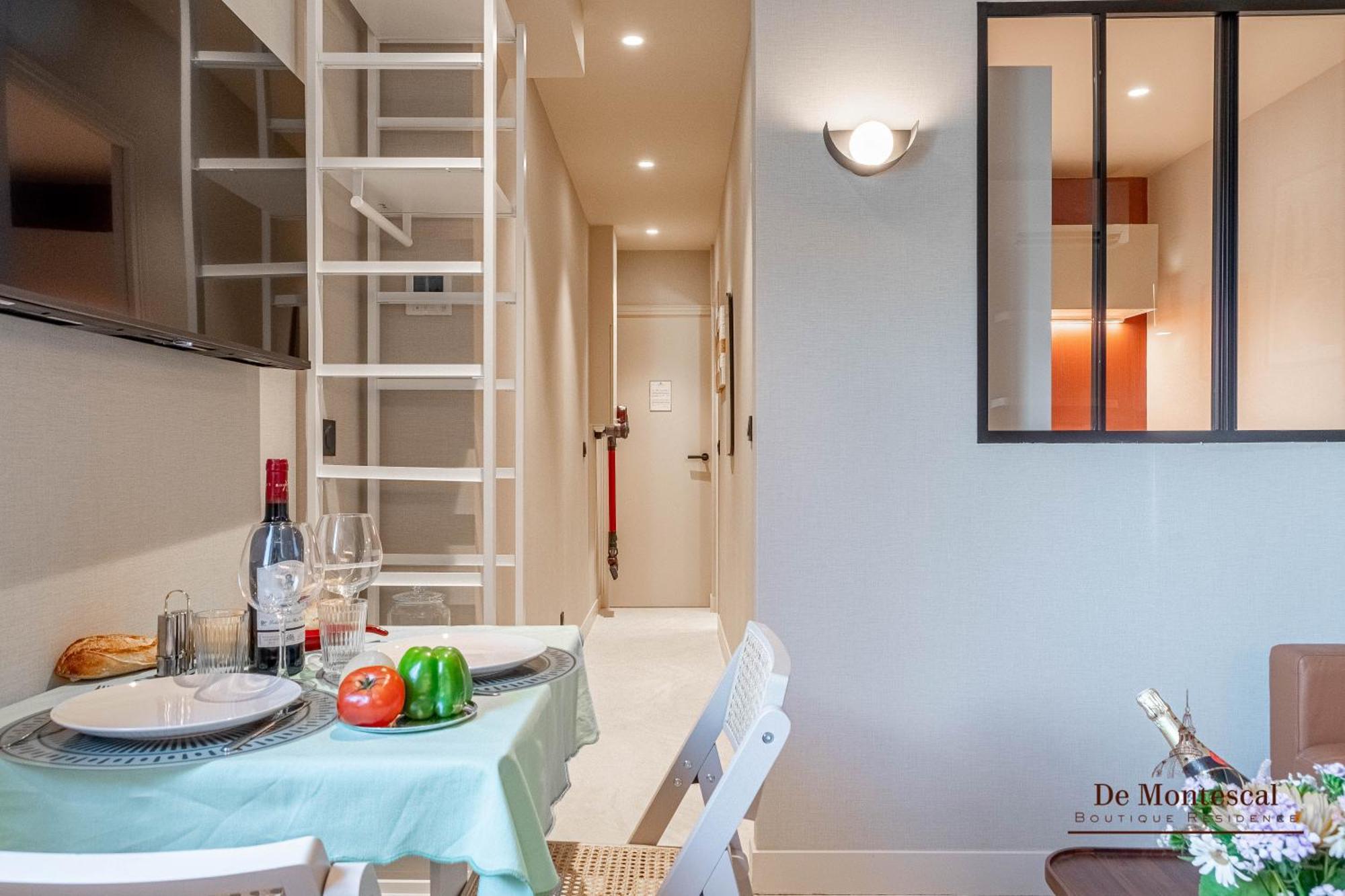De Montescal Montparnasse Ac In A Prime Location 22 -36m2 Apartment
