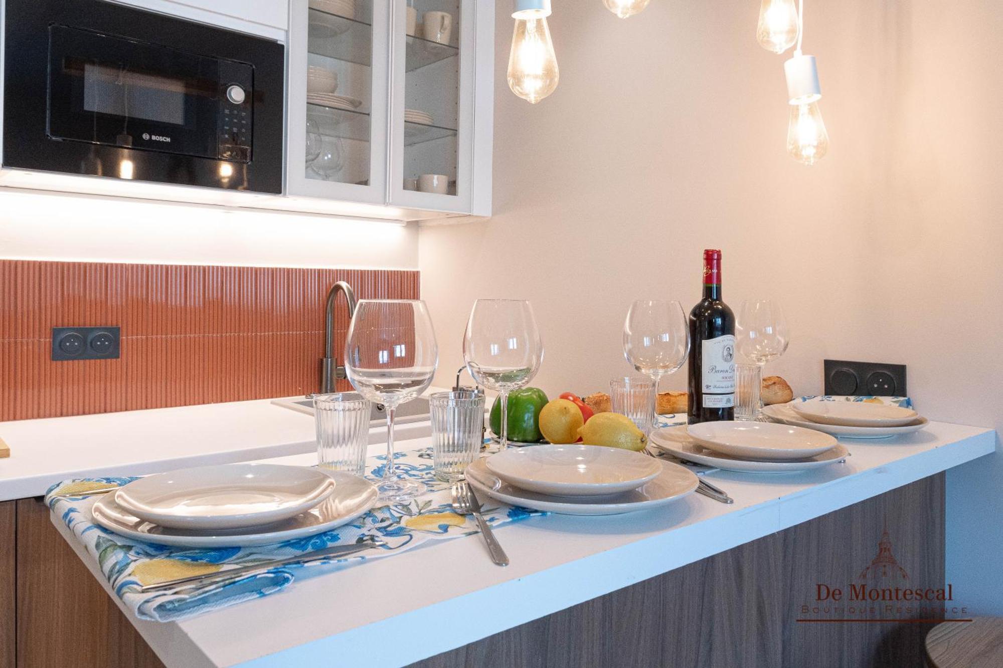 Apartment De Montescal Montparnasse Ac In A Prime Location 22 -36m2 Paris