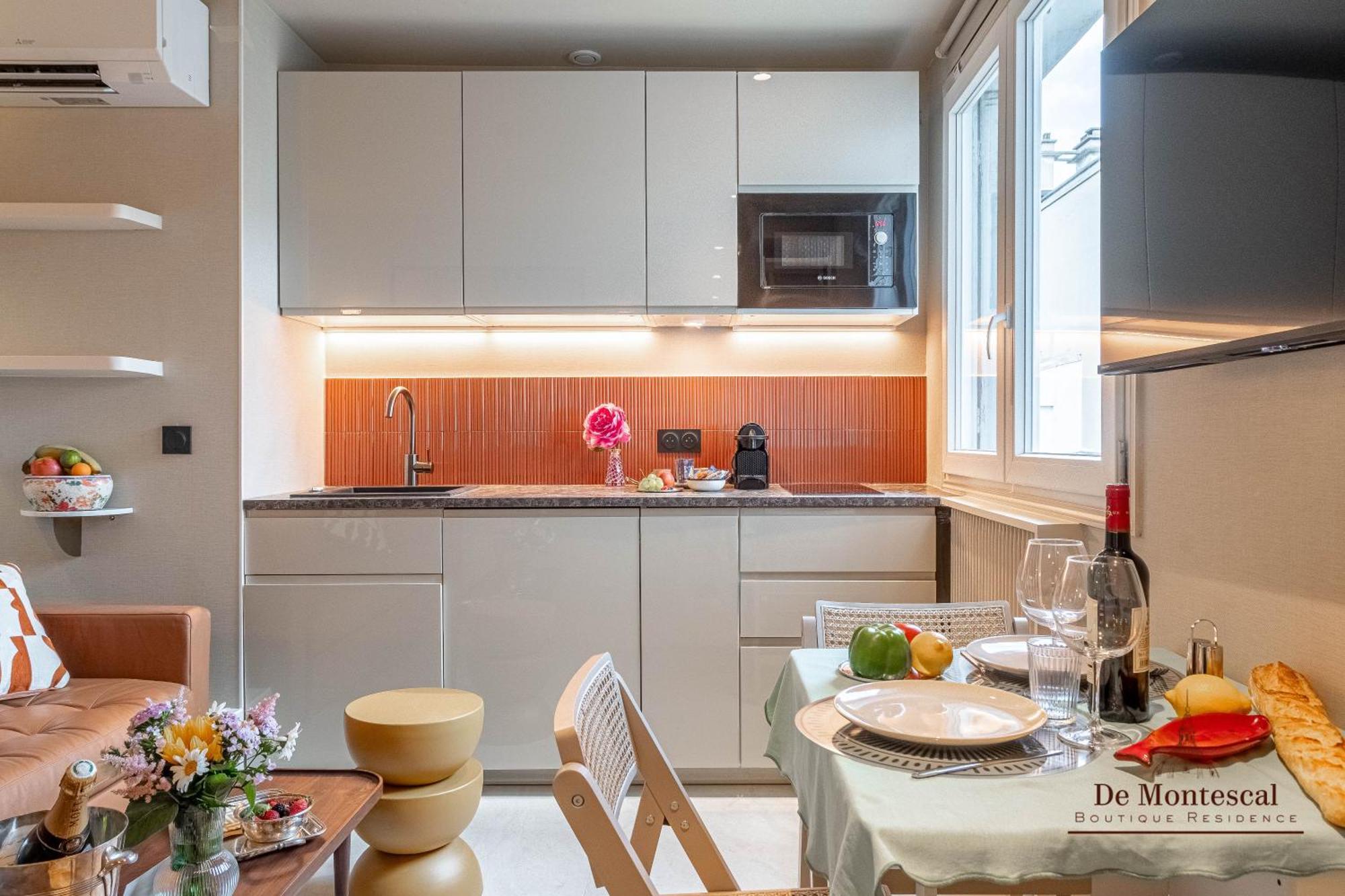 De Montescal Montparnasse Ac In A Prime Location 22 -36m2