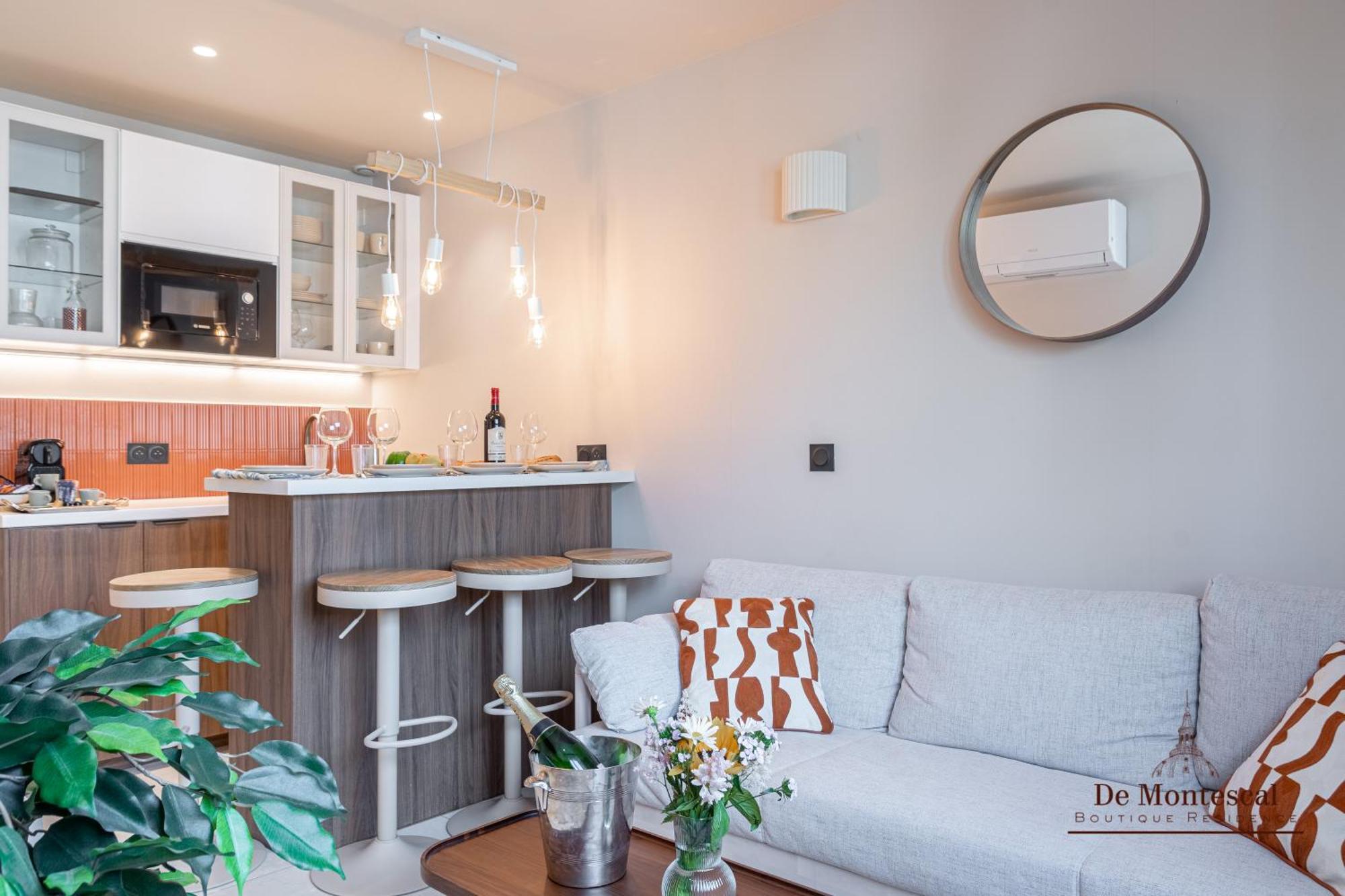 Apartment De Montescal Montparnasse Ac In A Prime Location 22 -36m2 *