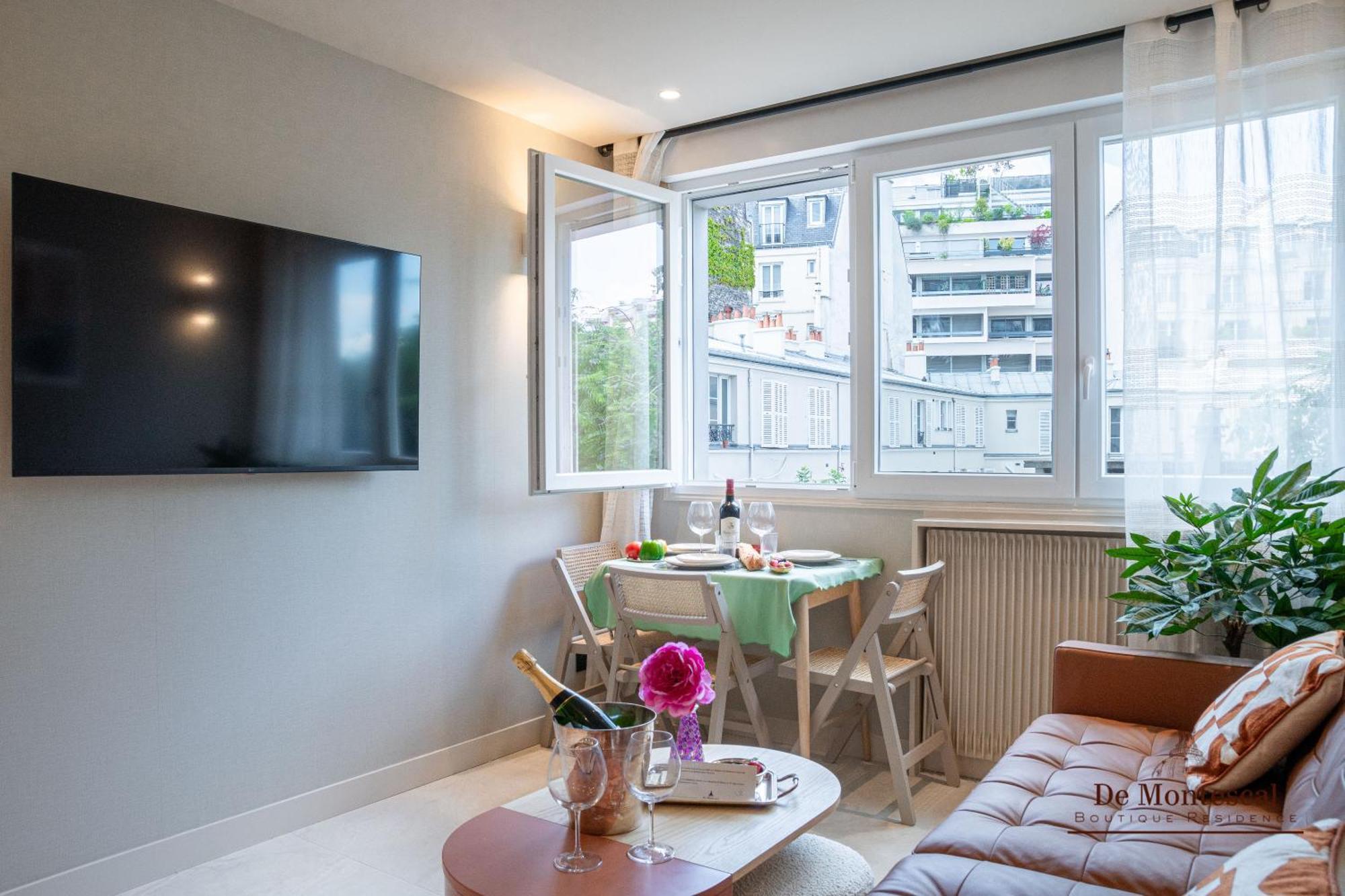 Apartment De Montescal Montparnasse Ac In A Prime Location 22 -36m2 Paris