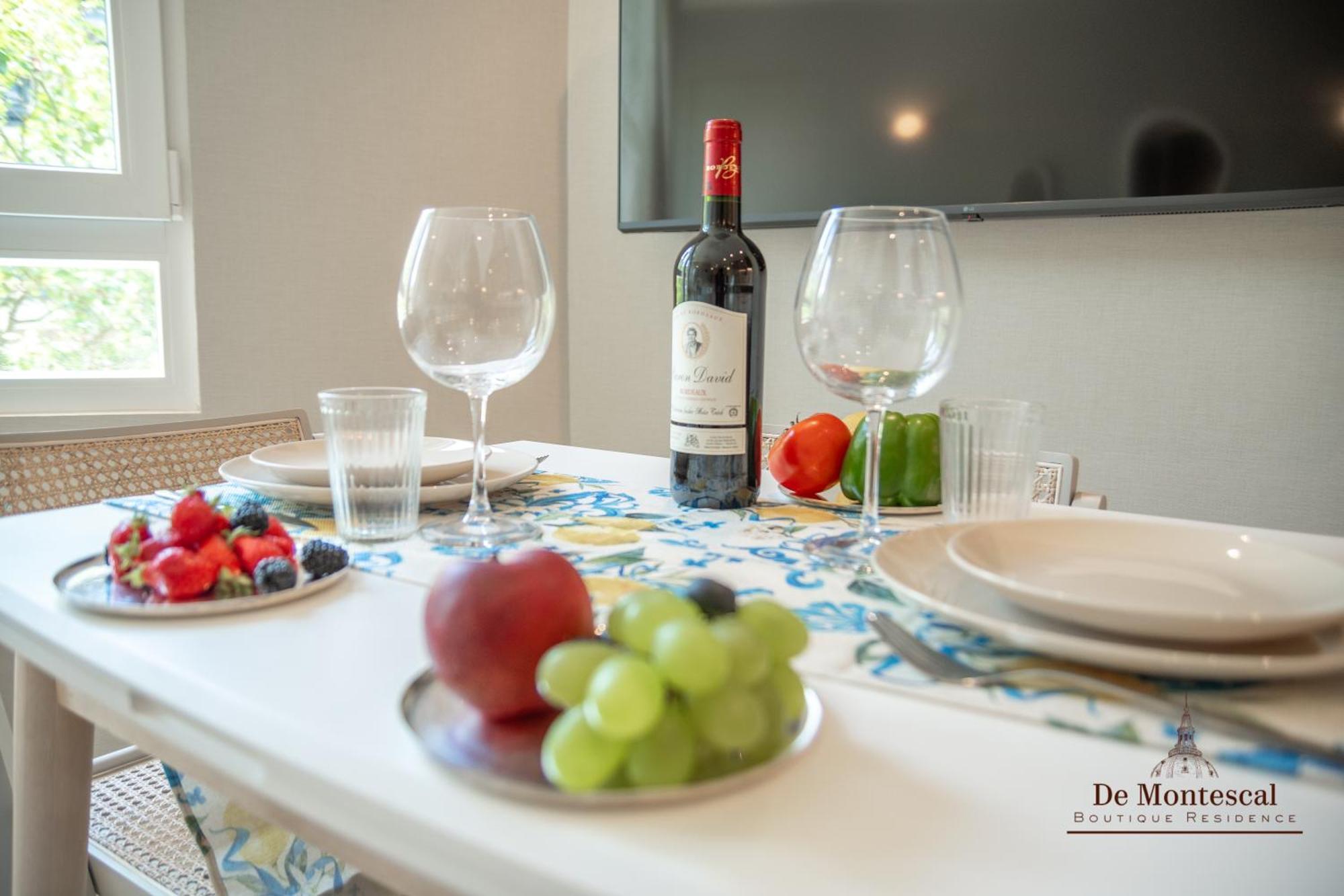 Apartment De Montescal Montparnasse Ac In A Prime Location 22 -36m2 Paris