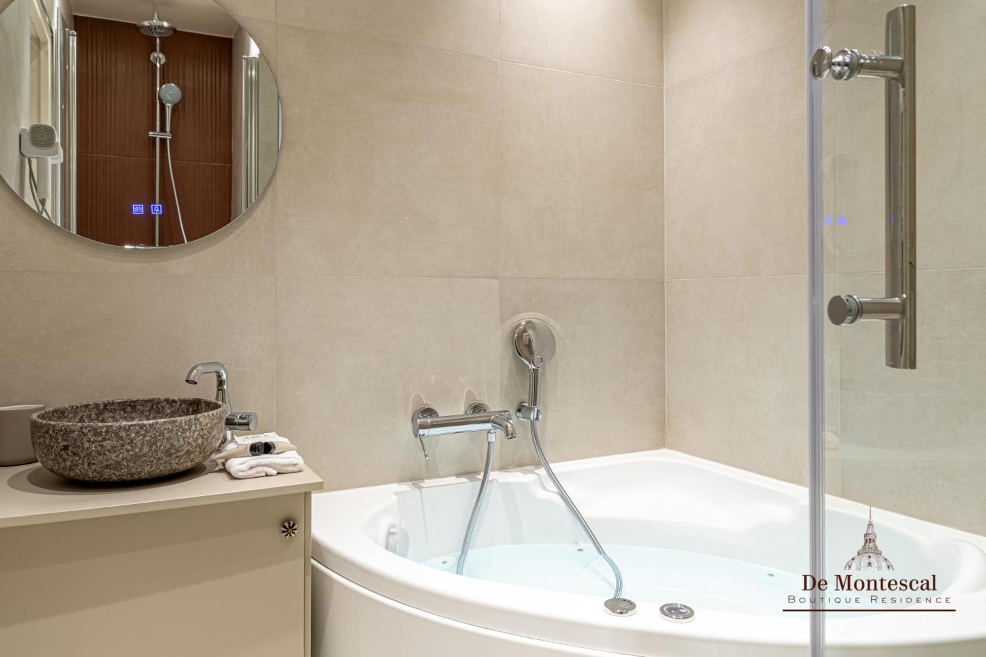 De Montescal Montparnasse Ac In A Prime Location 22 -36m2 Appartamento