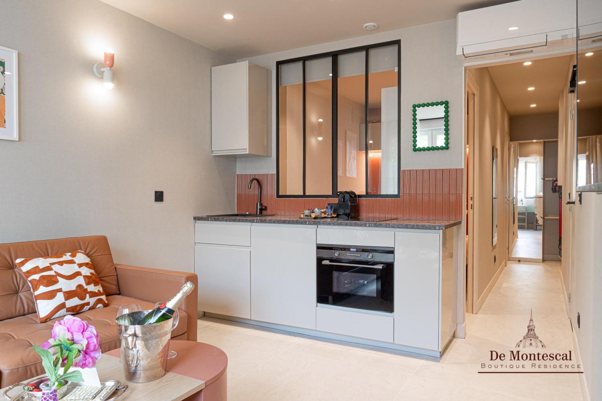 De Montescal Montparnasse Ac In A Prime Location 22 -36m2 Apartment *