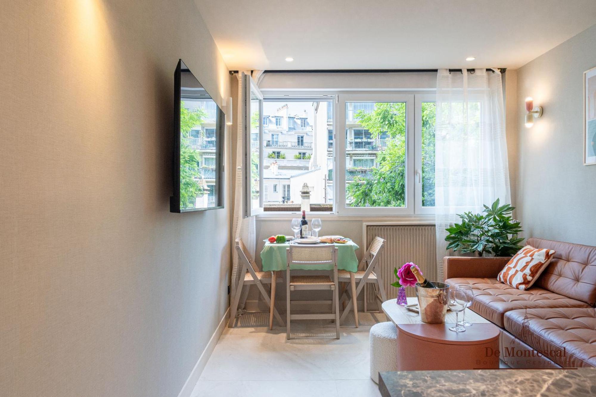 De Montescal Montparnasse Ac In A Prime Location 22 -36m2 * Paris
